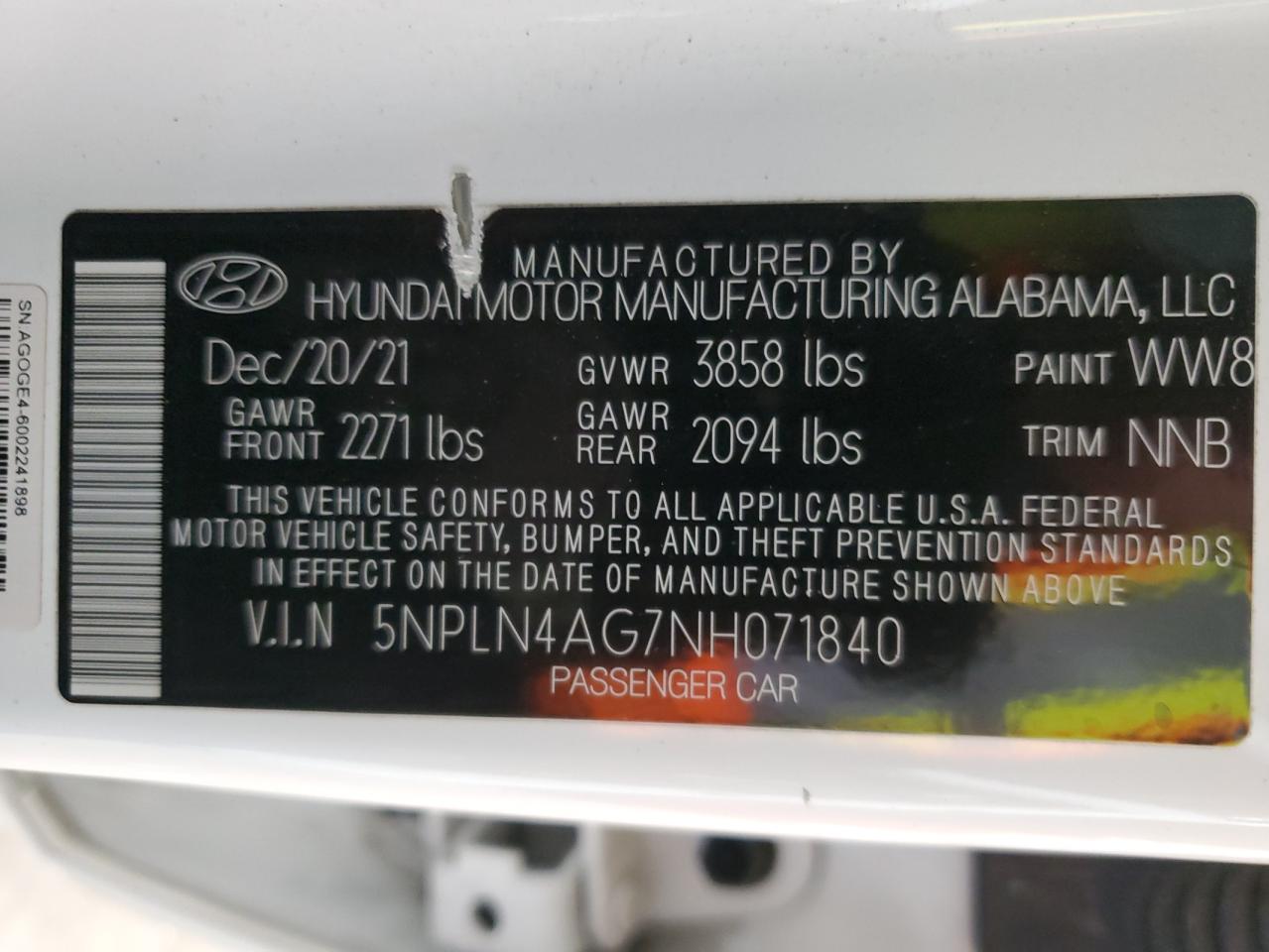 2022 Hyundai Elantra - Image 13