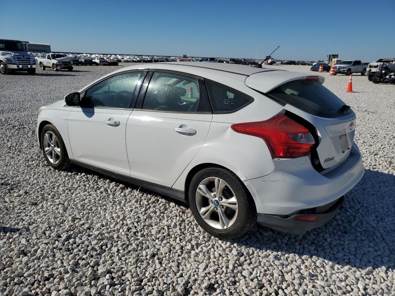 VIN 1FADP3K28DL226438 2013 FORD FOCUS no.2