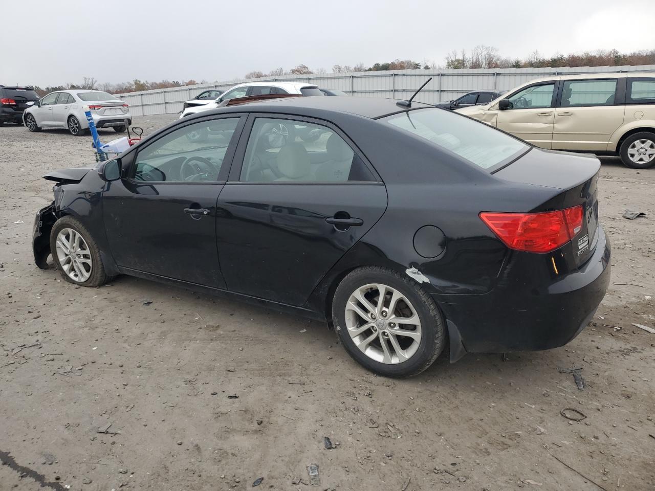 2011 Kia Forte - Image 2
