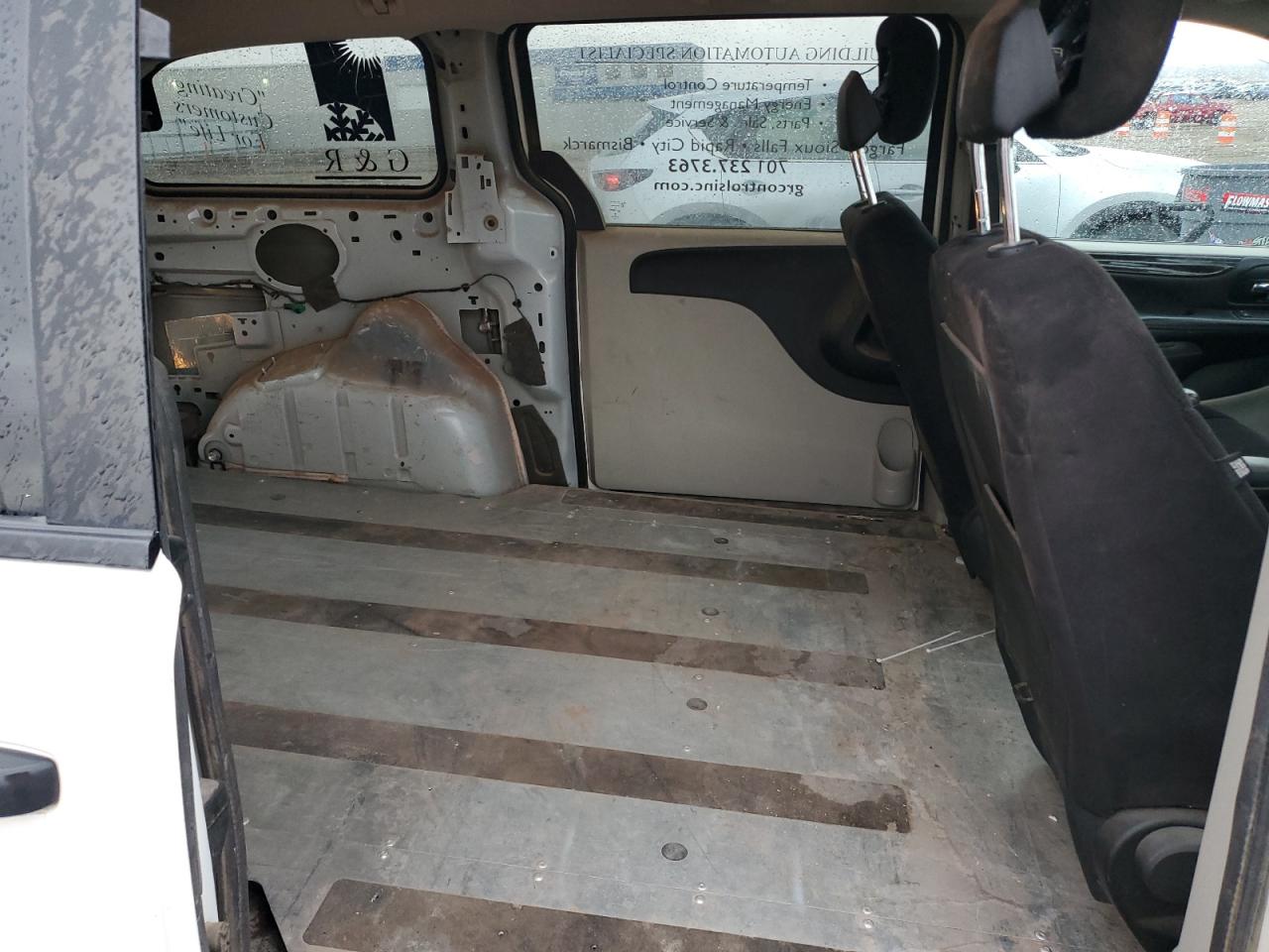 2013 RAM Cargo Van Tradesman - Image 11
