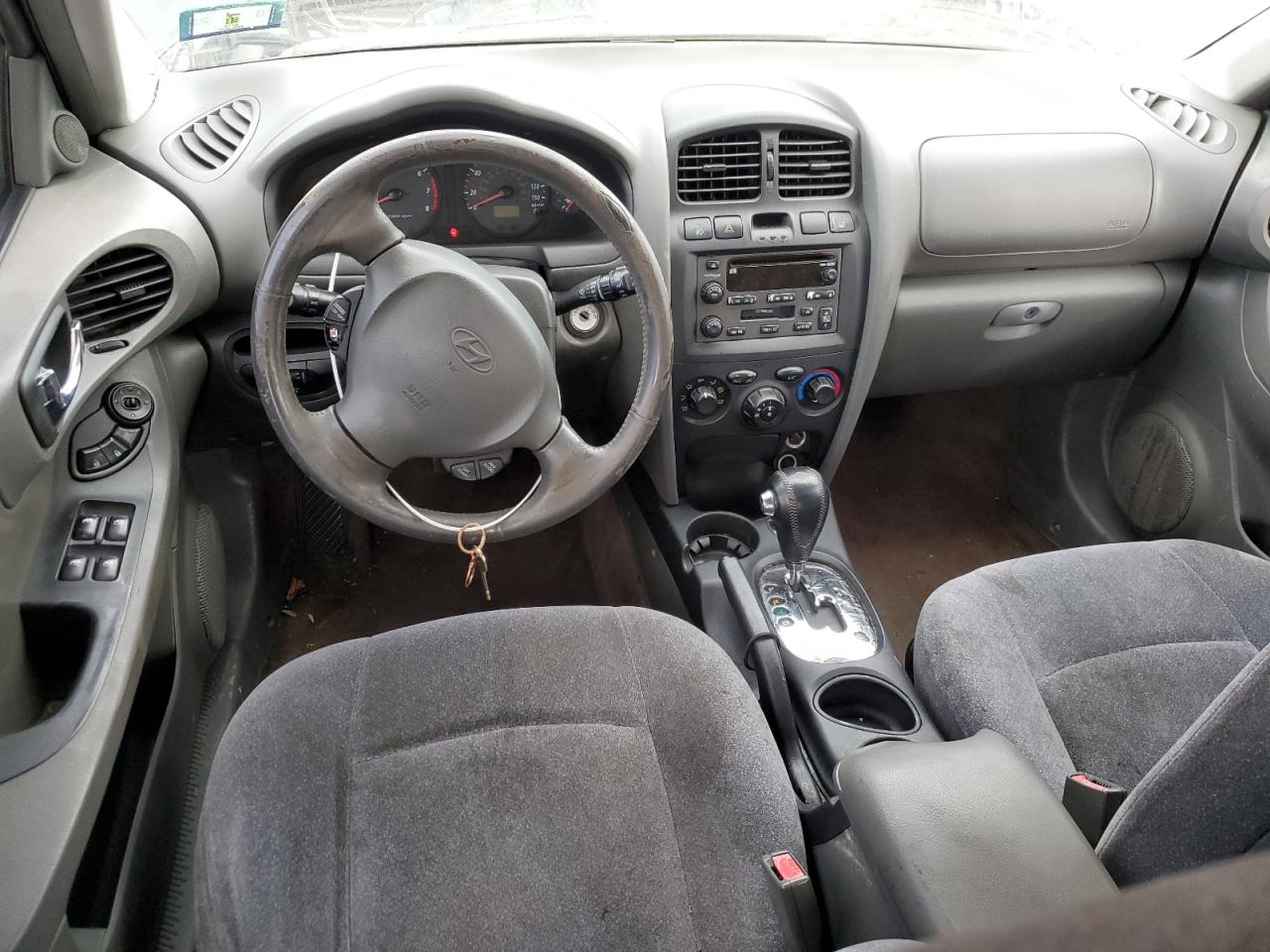 2004 Hyundai Santa Fe - Image 8