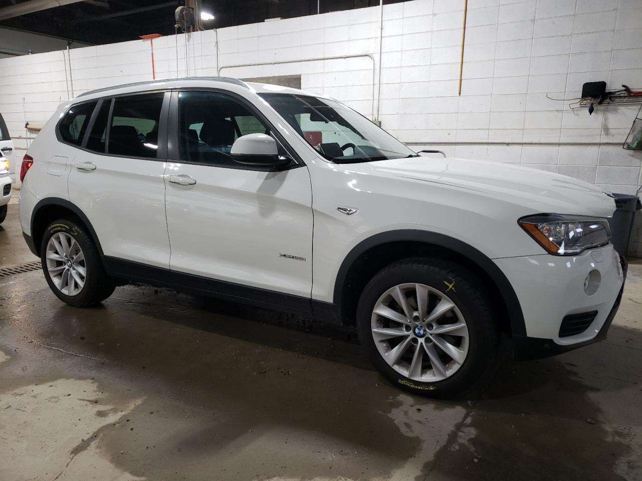 VIN 5UXWX9C33H0W74685 2017 BMW X3 no.4