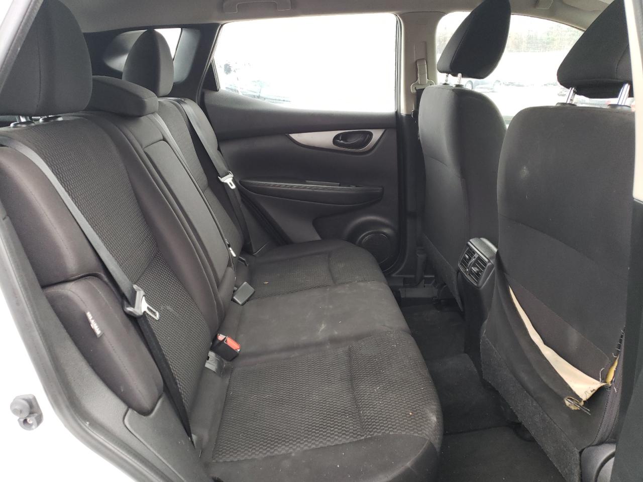 2021 Nissan Rogue - Image 11