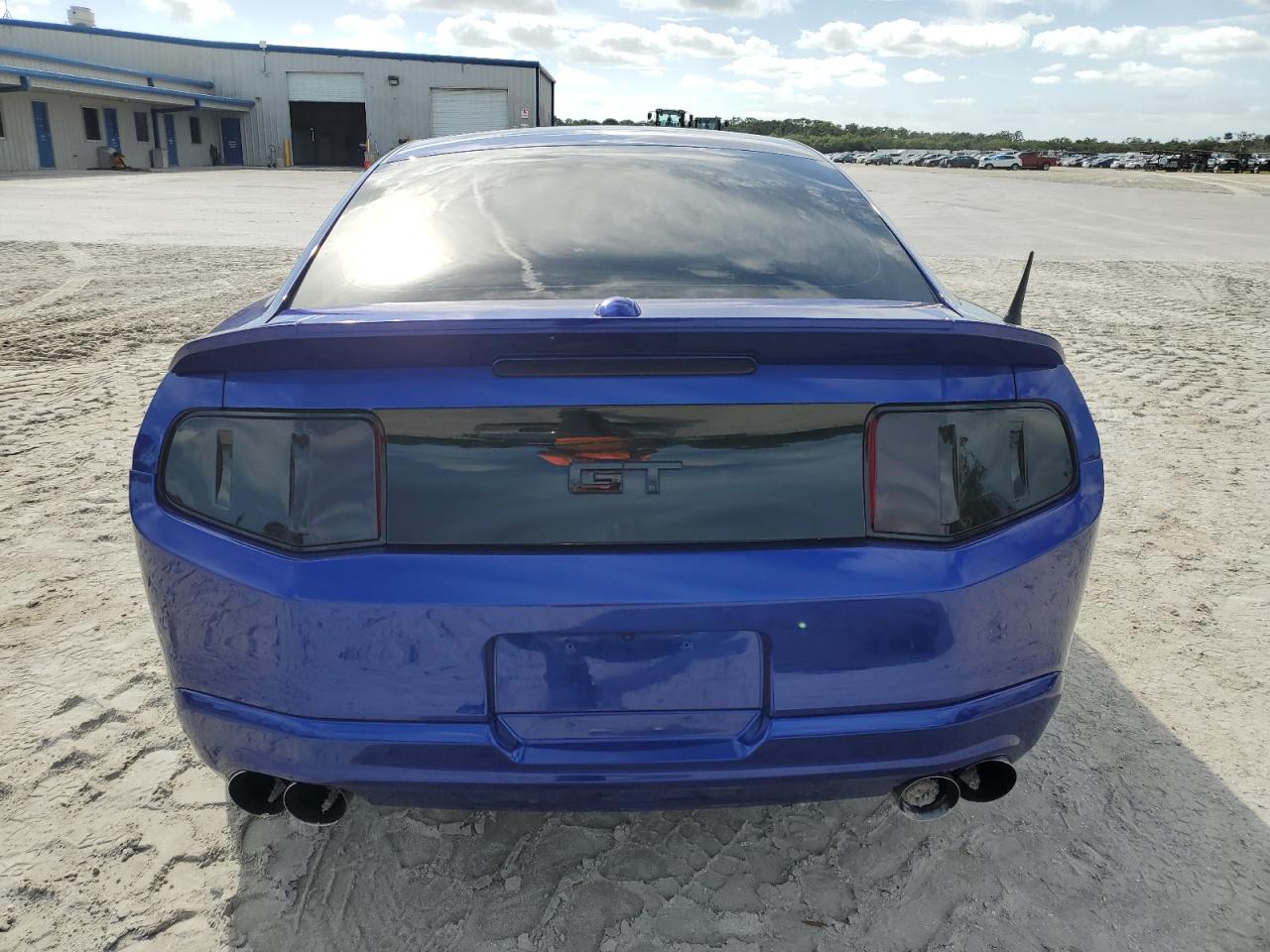 2010 Ford Mustang - Image 6