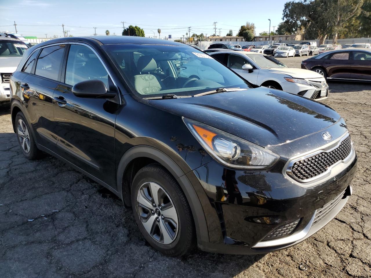 VIN KNDCB3LC2H5050864 2017 KIA NIRO no.4