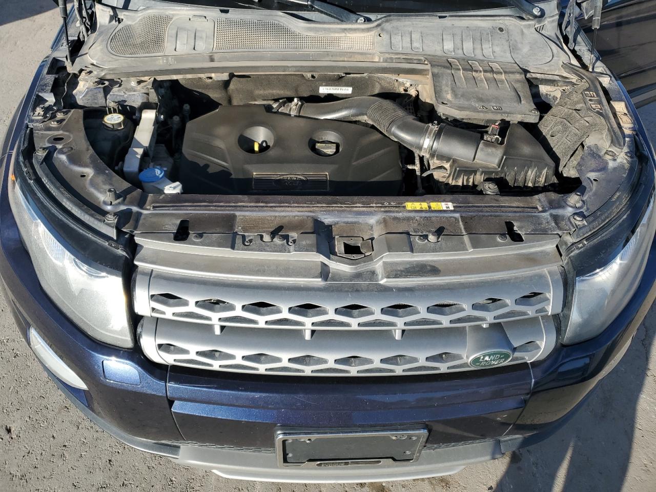 2015 Land Rover Range Rover - Image 12
