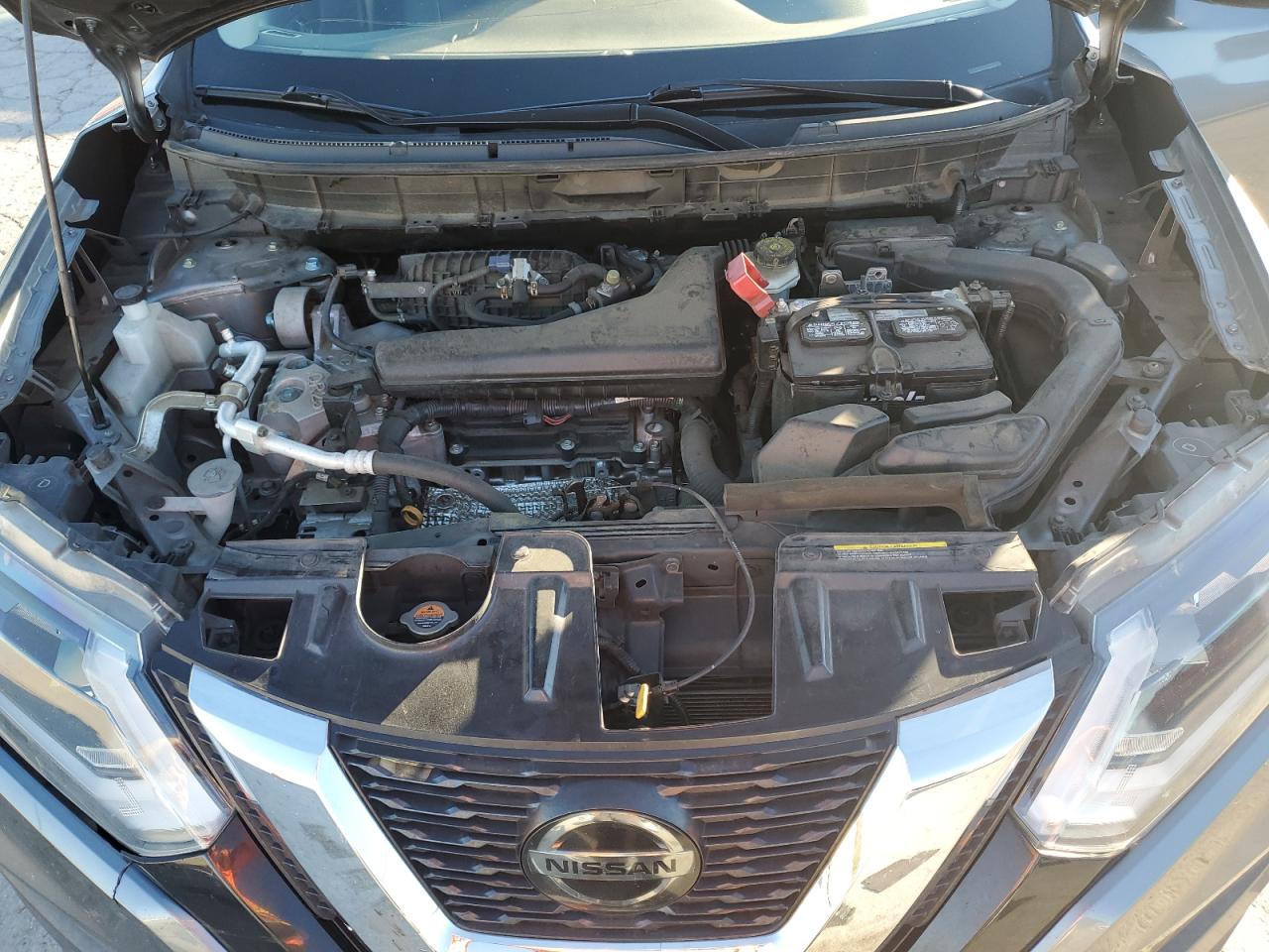 2018 Nissan Rogue - Image 13