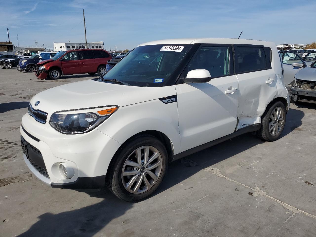 VIN KNDJP3A58J7605890 2018 KIA SOUL no.1