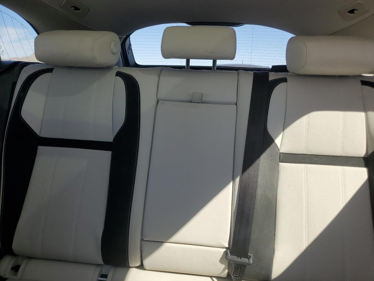 2023 Land Rover Range Rover - Image 10