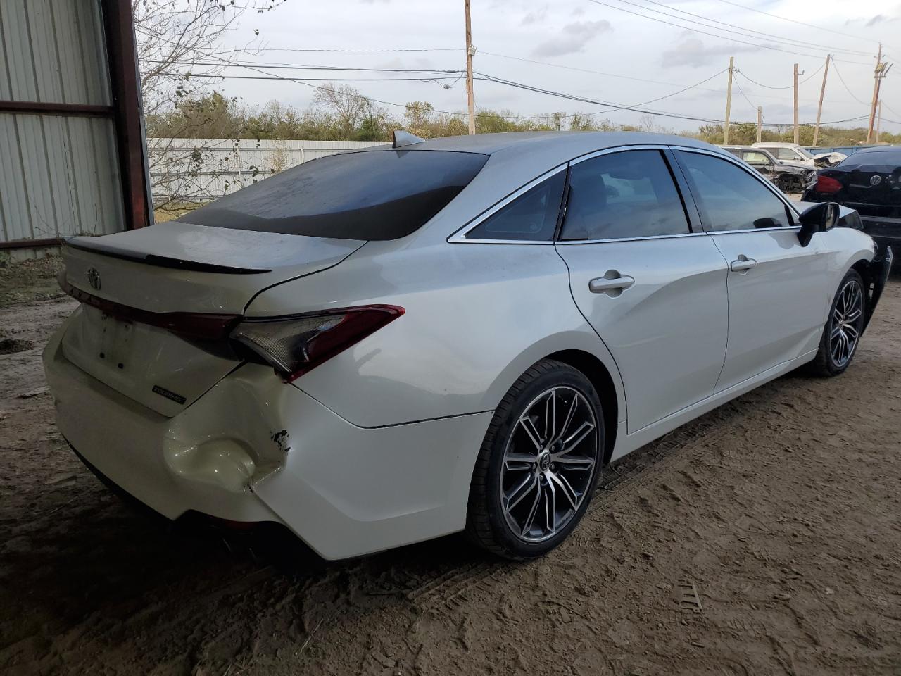 VIN 4T1BZ1FB8KU011705 2019 TOYOTA AVALON no.3