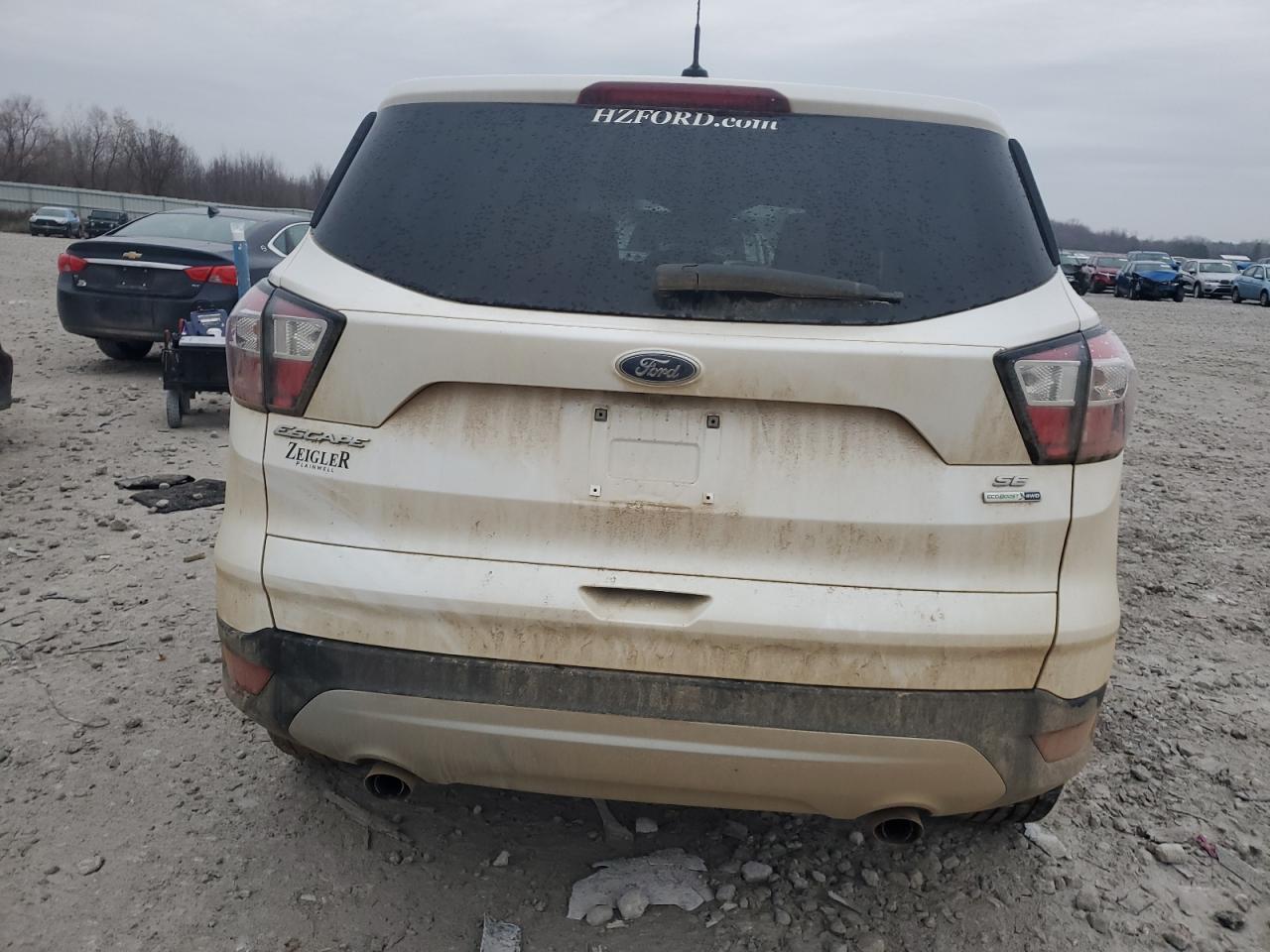 VIN 1FMCU9GD9HUF05176 2017 FORD ESCAPE no.6