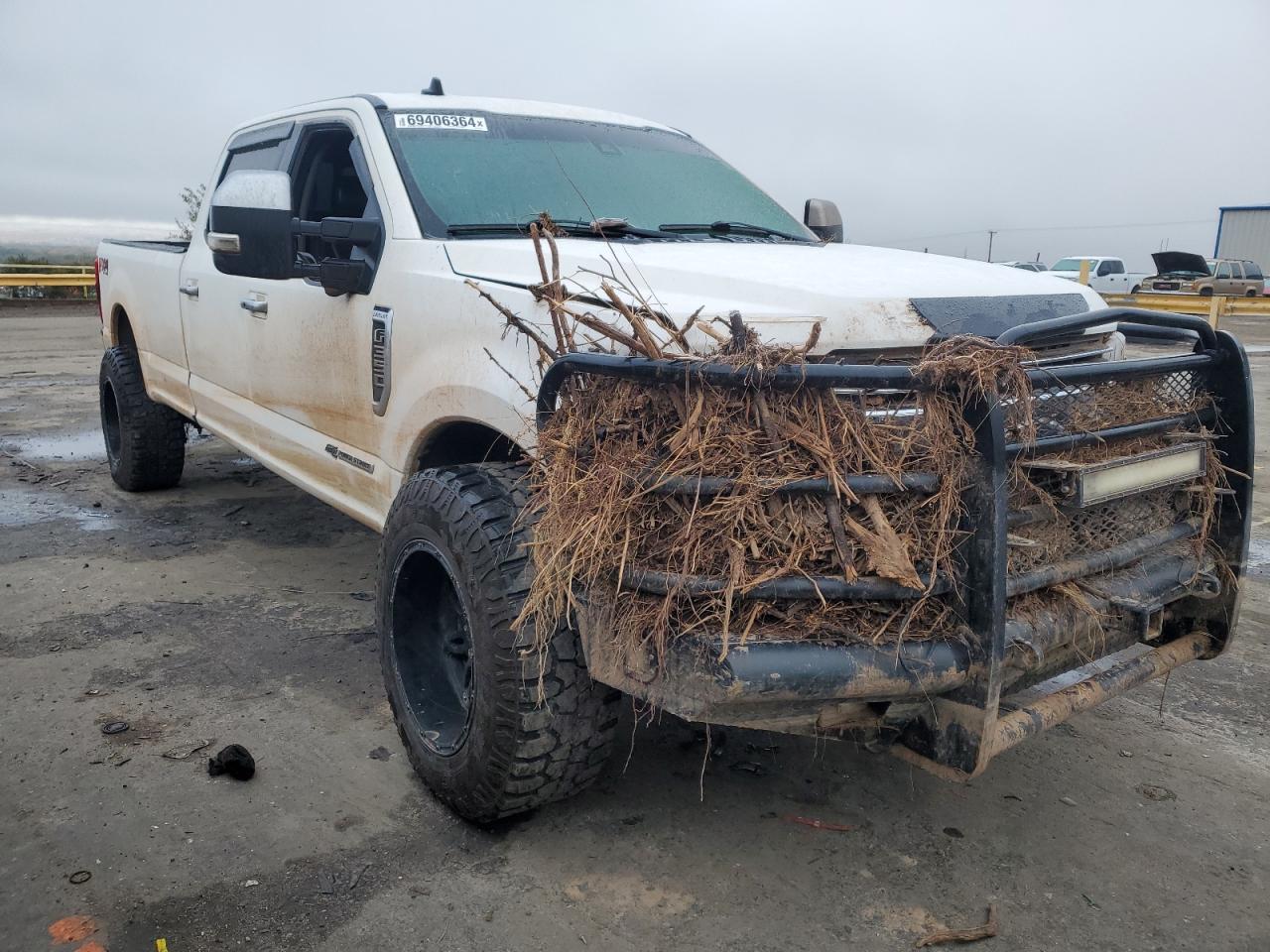 2019 Ford F350 - Image 4