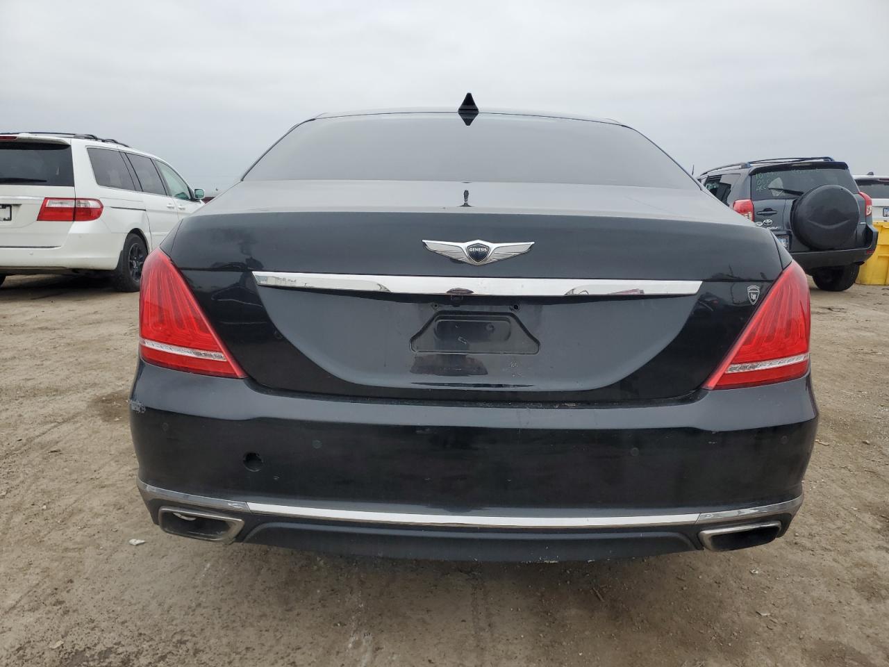 2017 Genesis G90 - Image 6
