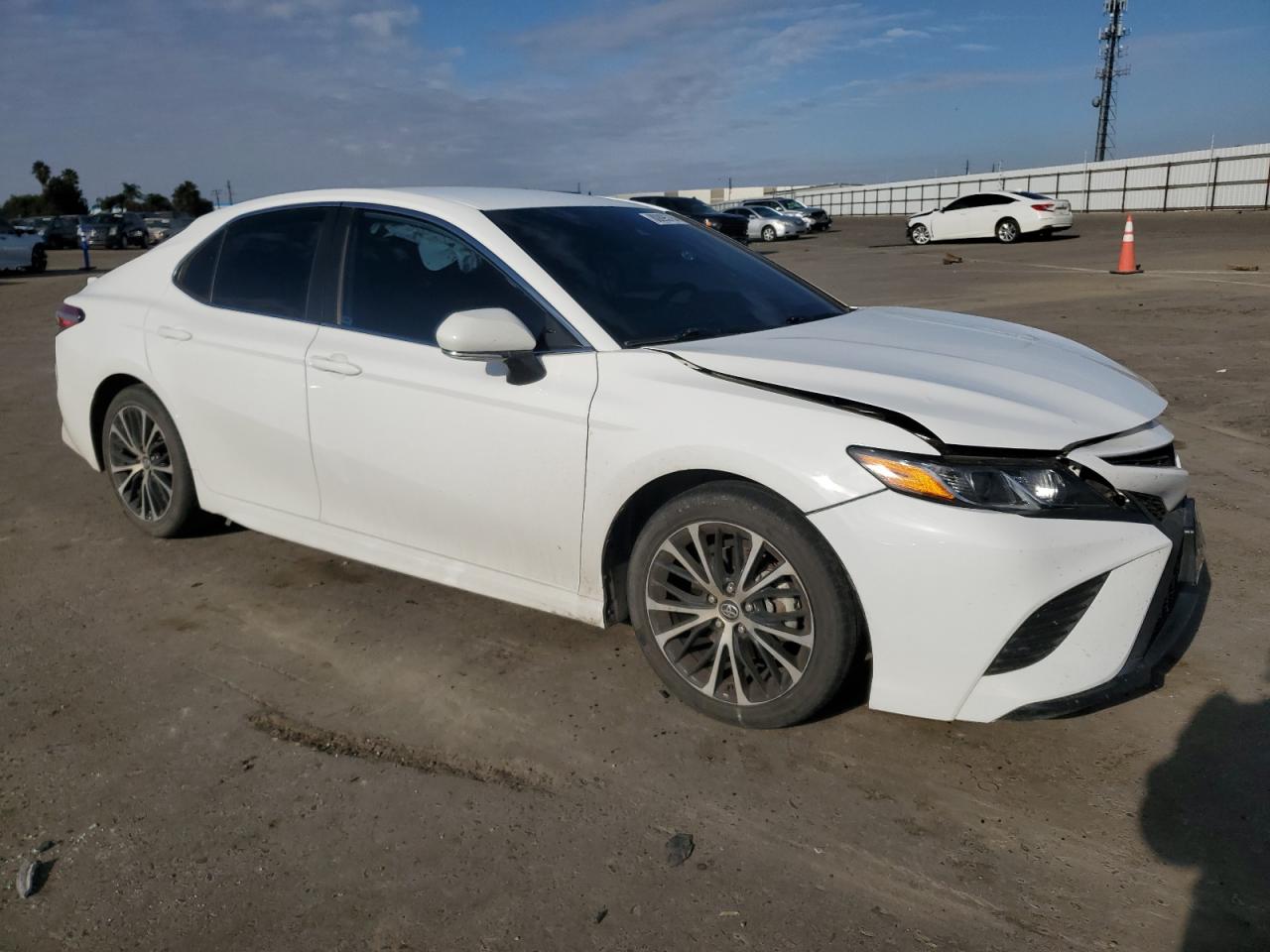 VIN 4T1B11HK2KU823523 2019 TOYOTA CAMRY no.4