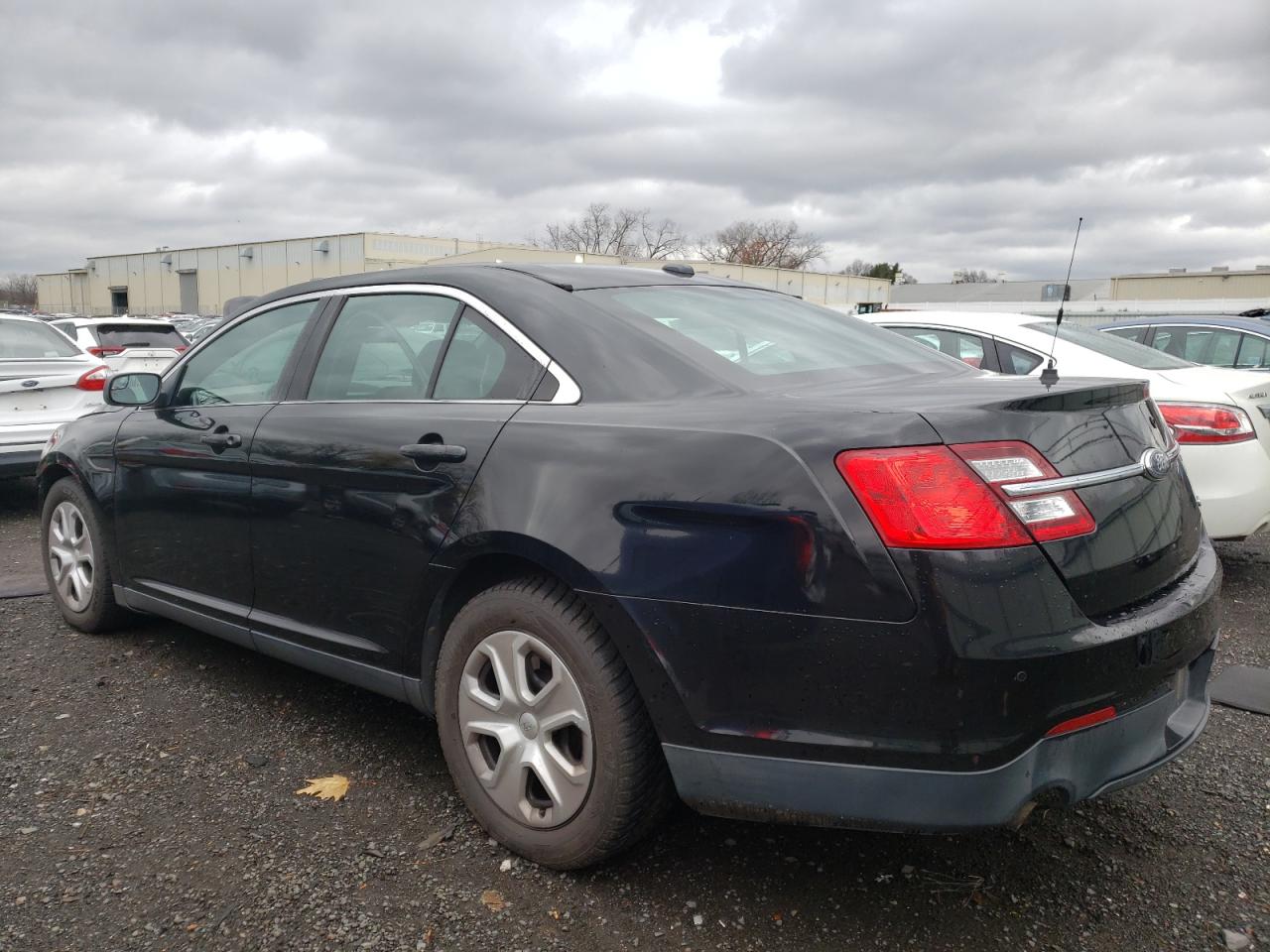 2015 Ford Taurus - Image 2
