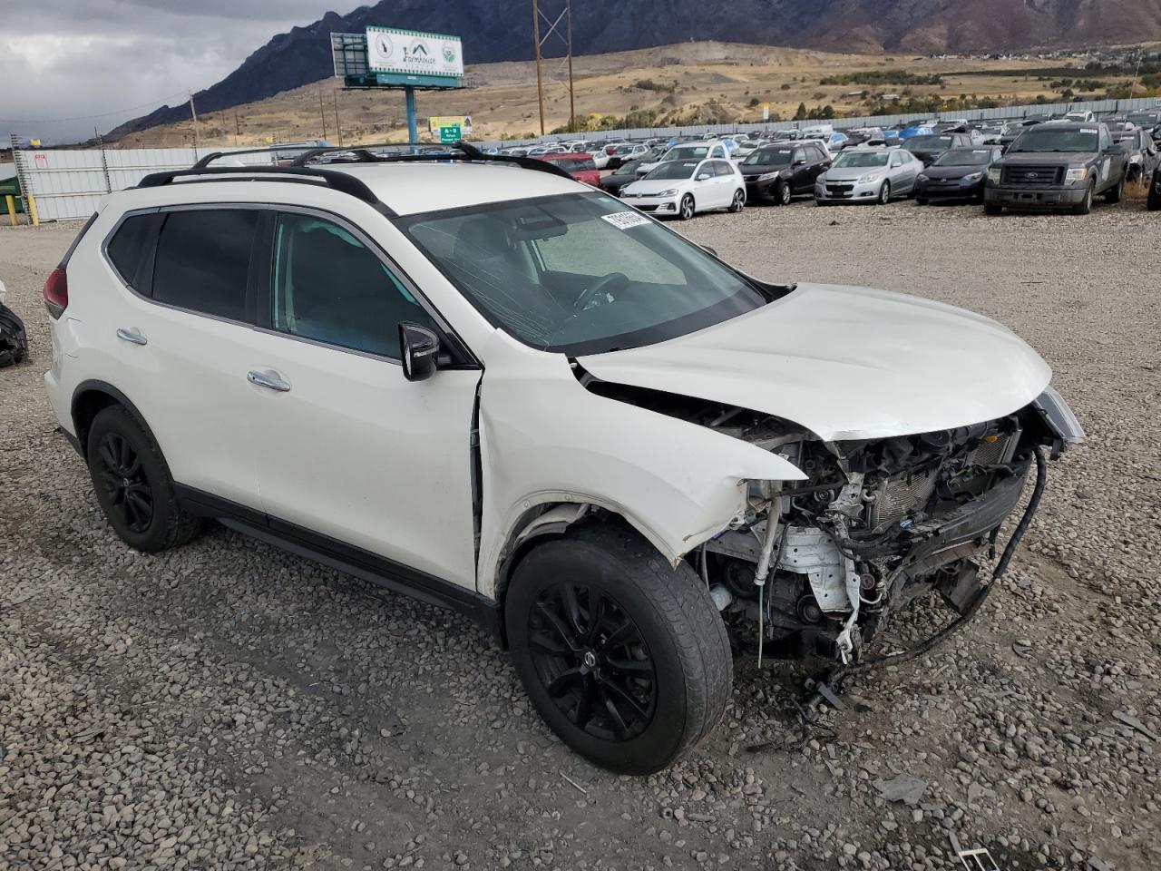 2018 Nissan Rogue - Image 4
