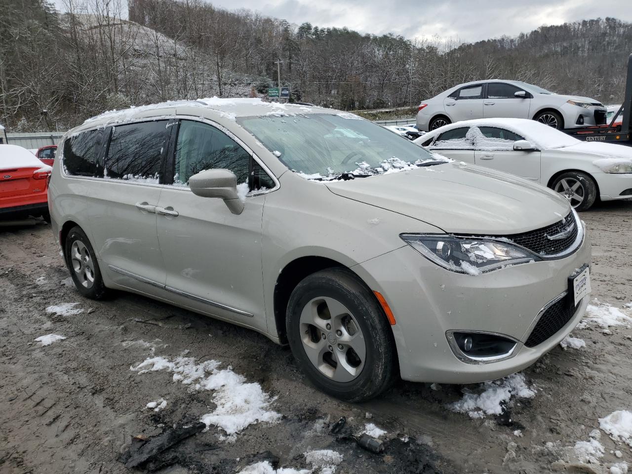 2017 Chrysler Pacifica - Image 4
