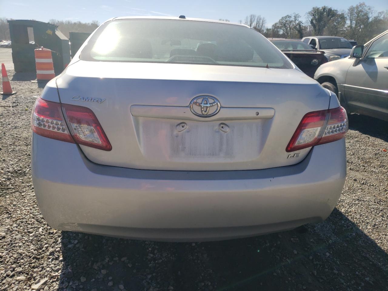 2011 Toyota Camry - Image 6
