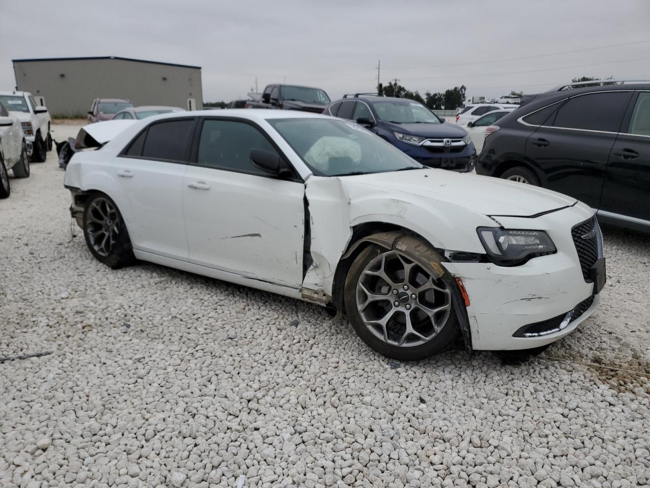 2018 Chrysler 300 - Image 4