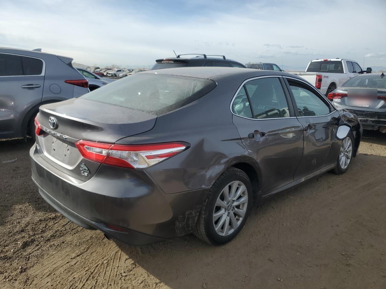 VIN 4T1B11HK0JU154358 2018 TOYOTA CAMRY no.3