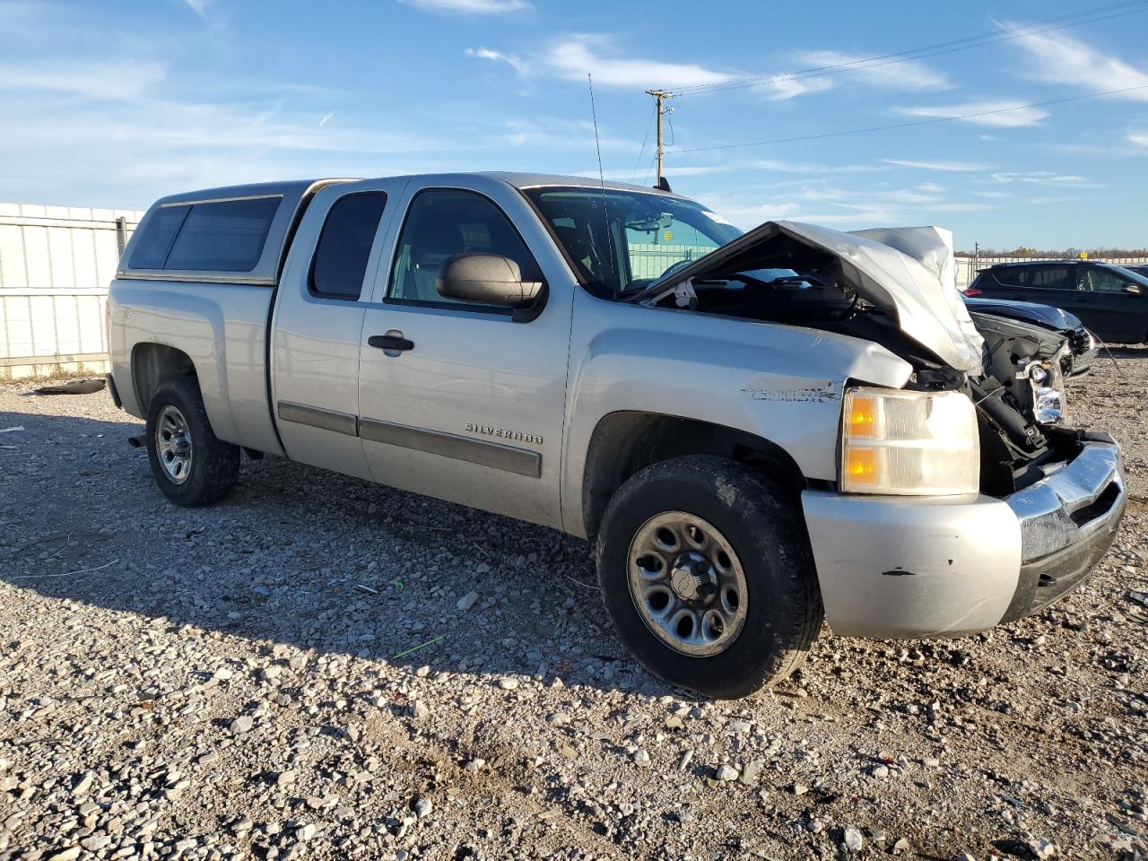 2011 Chevrolet Silverado - Image 4