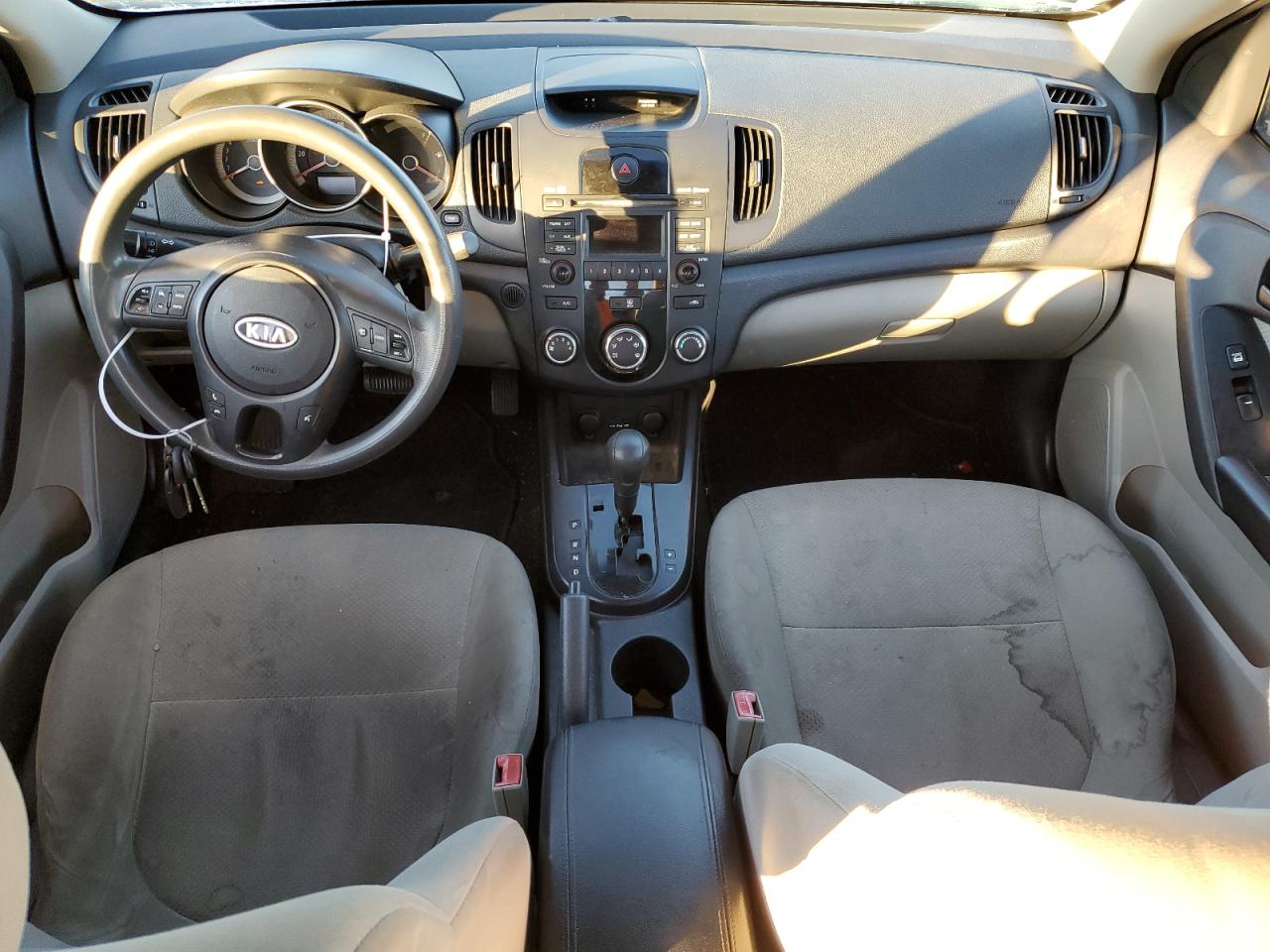 2010 Kia Forte - Image 8