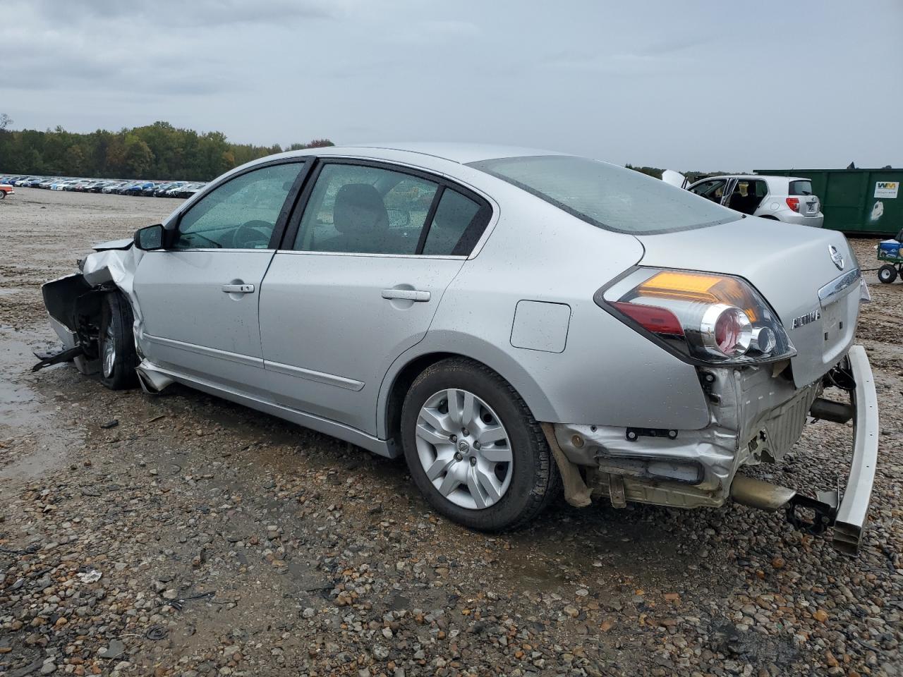 2009 Nissan Altima - Image 2