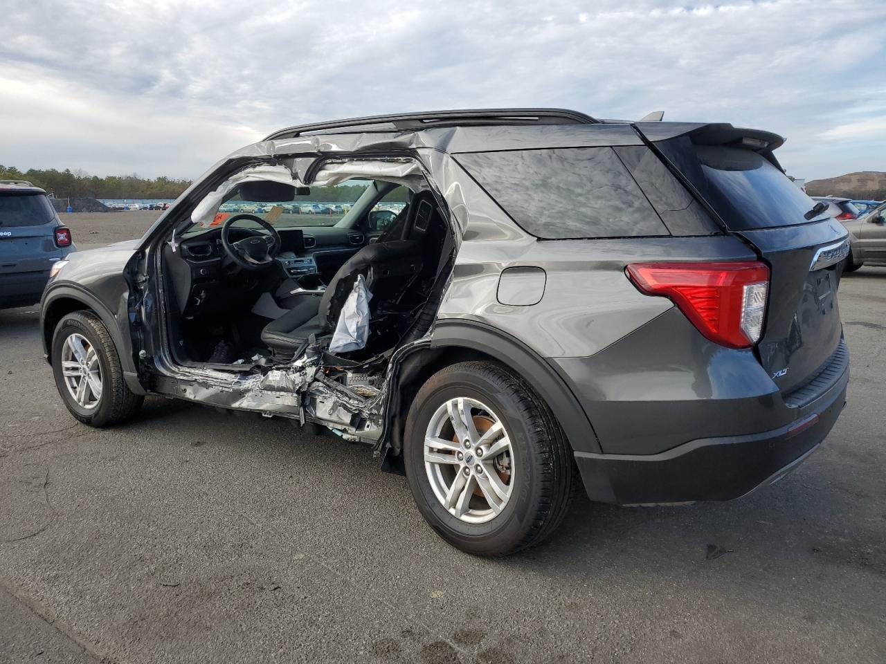 2020 Ford Explorer - Image 2
