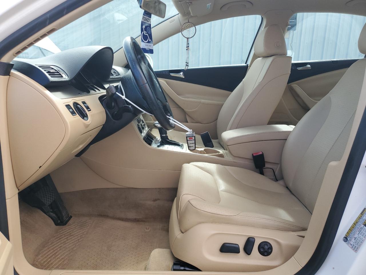 2008 Volkswagen Passat - Image 7