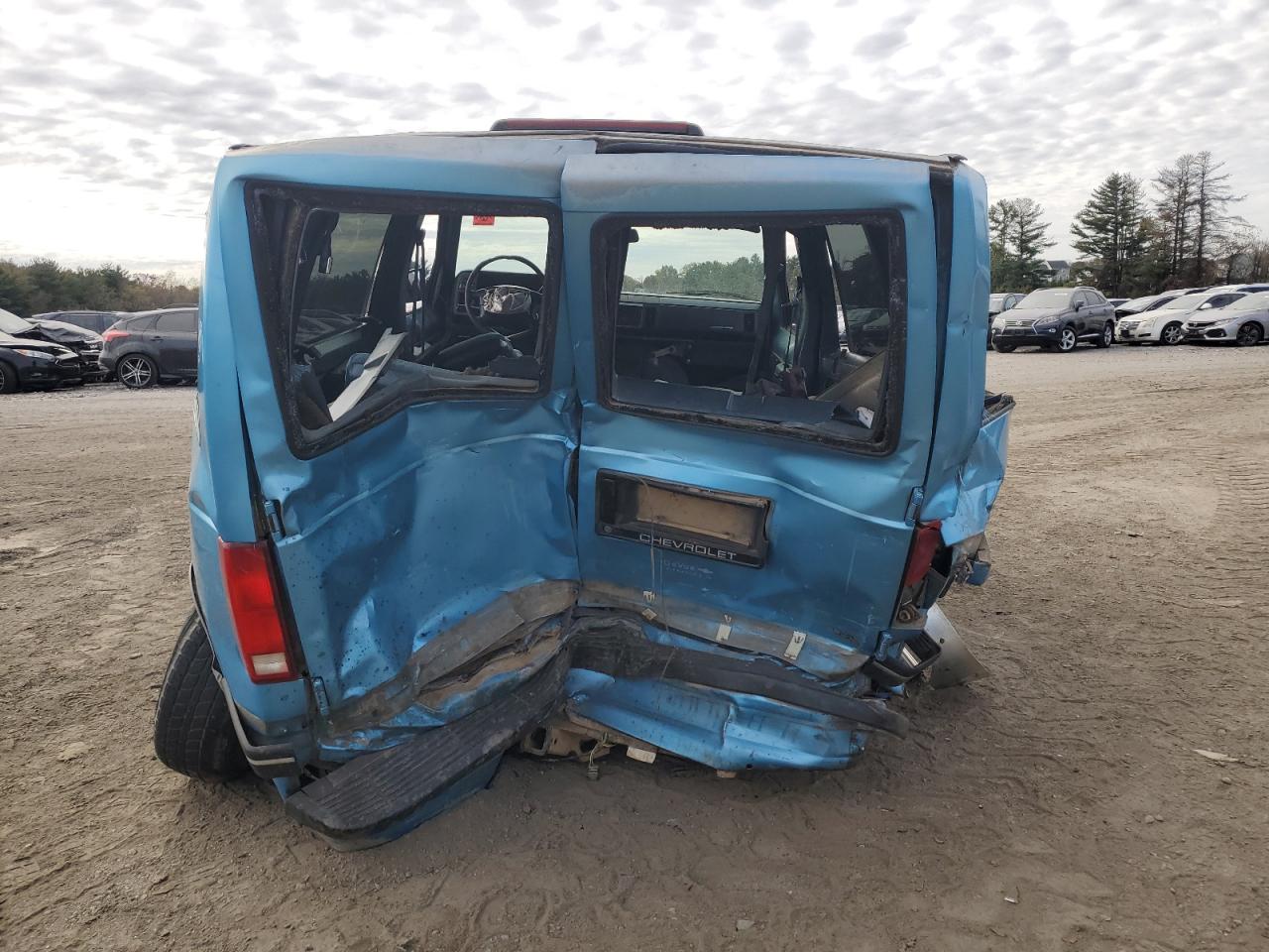 1994 Chevrolet Astro - Image 6