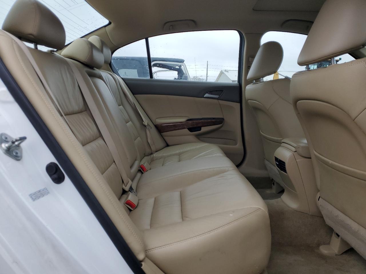 2010 Honda Accord - Image 10