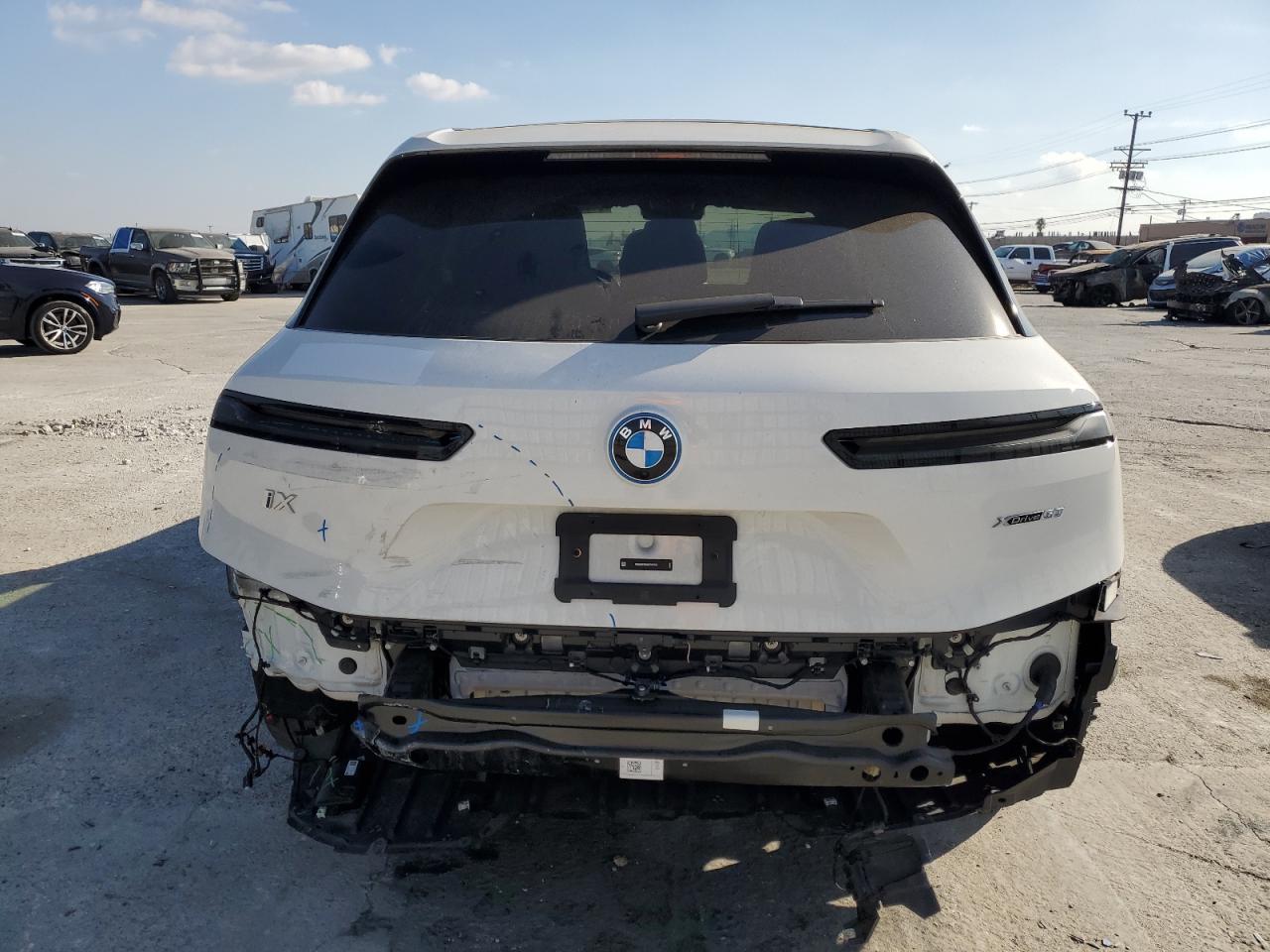 VIN WB523CF00RCP63555 2024 BMW IX XDRIVE5 no.6