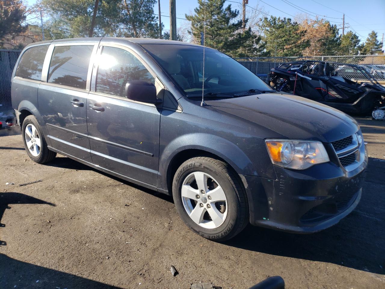 2013 Dodge Caravan - Image 4
