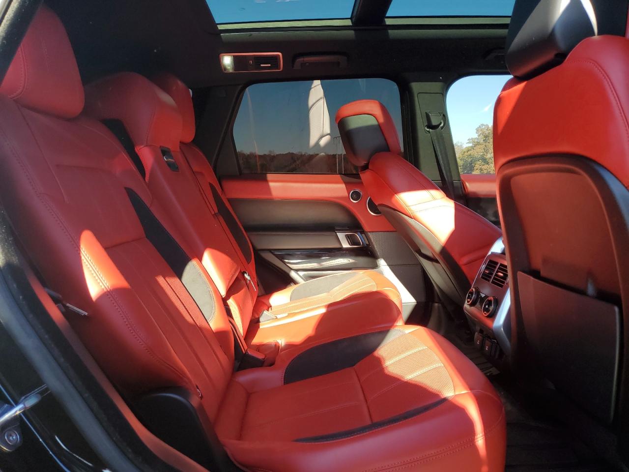 2019 Land Rover Range Rover - Image 11