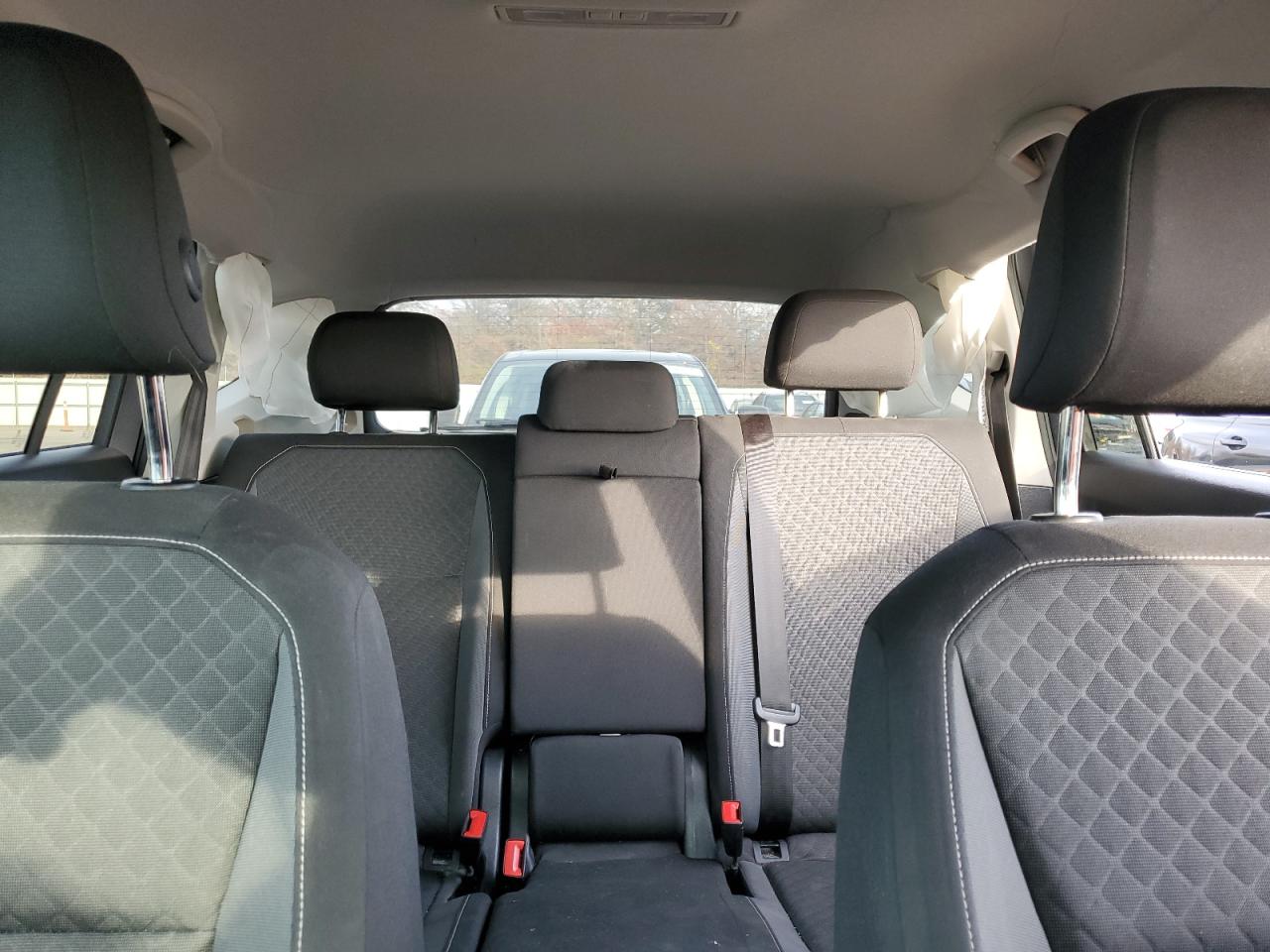 2021 Volkswagen Tiguan - Image 10
