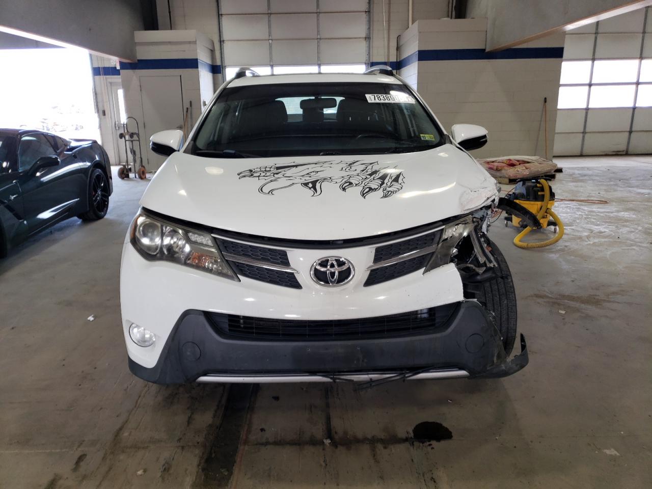 2015 Toyota RAV 4 - Image 5