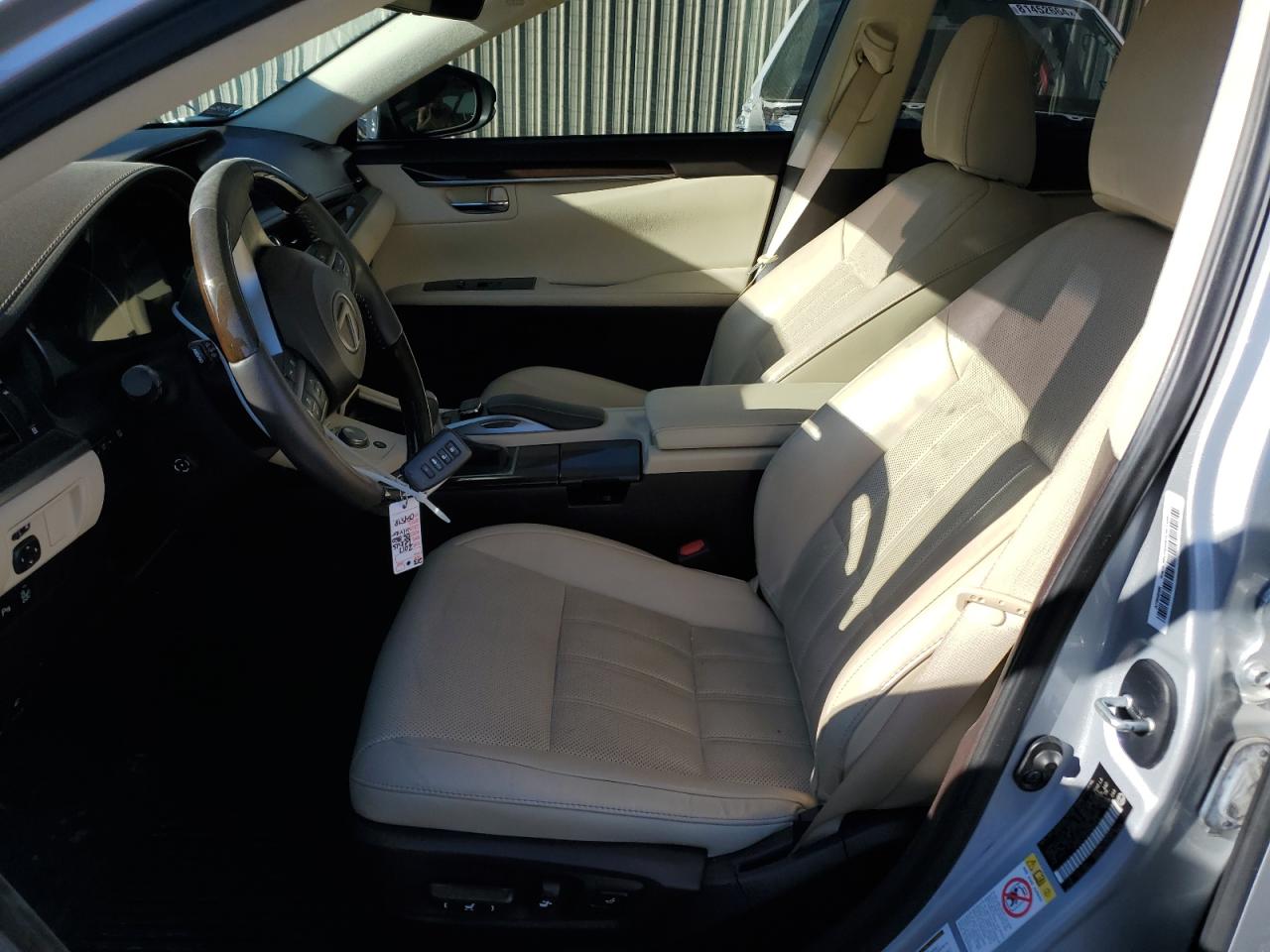 2017 Lexus ES - Image 7