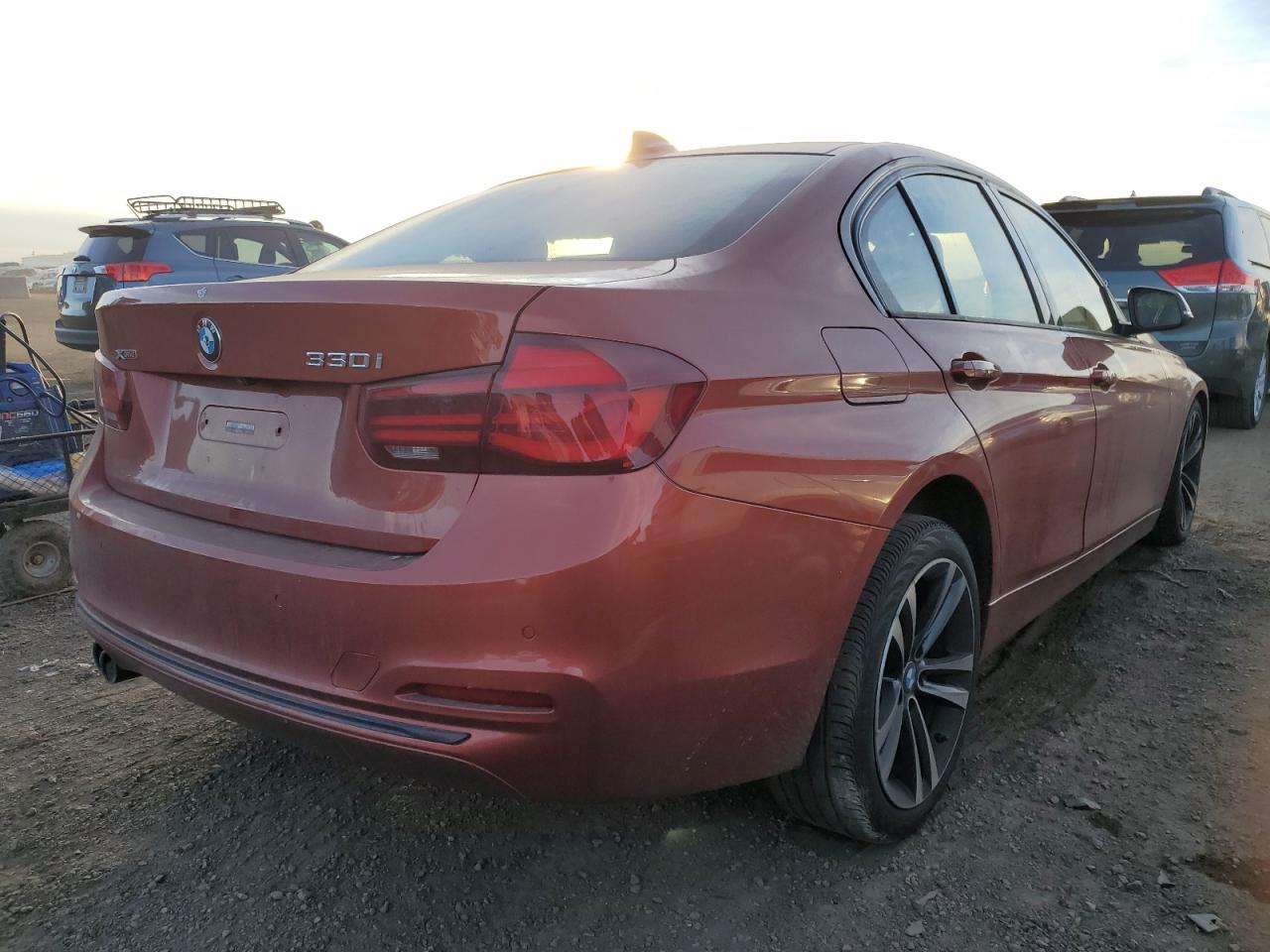 VIN WBA8D9G53JNU70912 2018 BMW 3 SERIES no.3