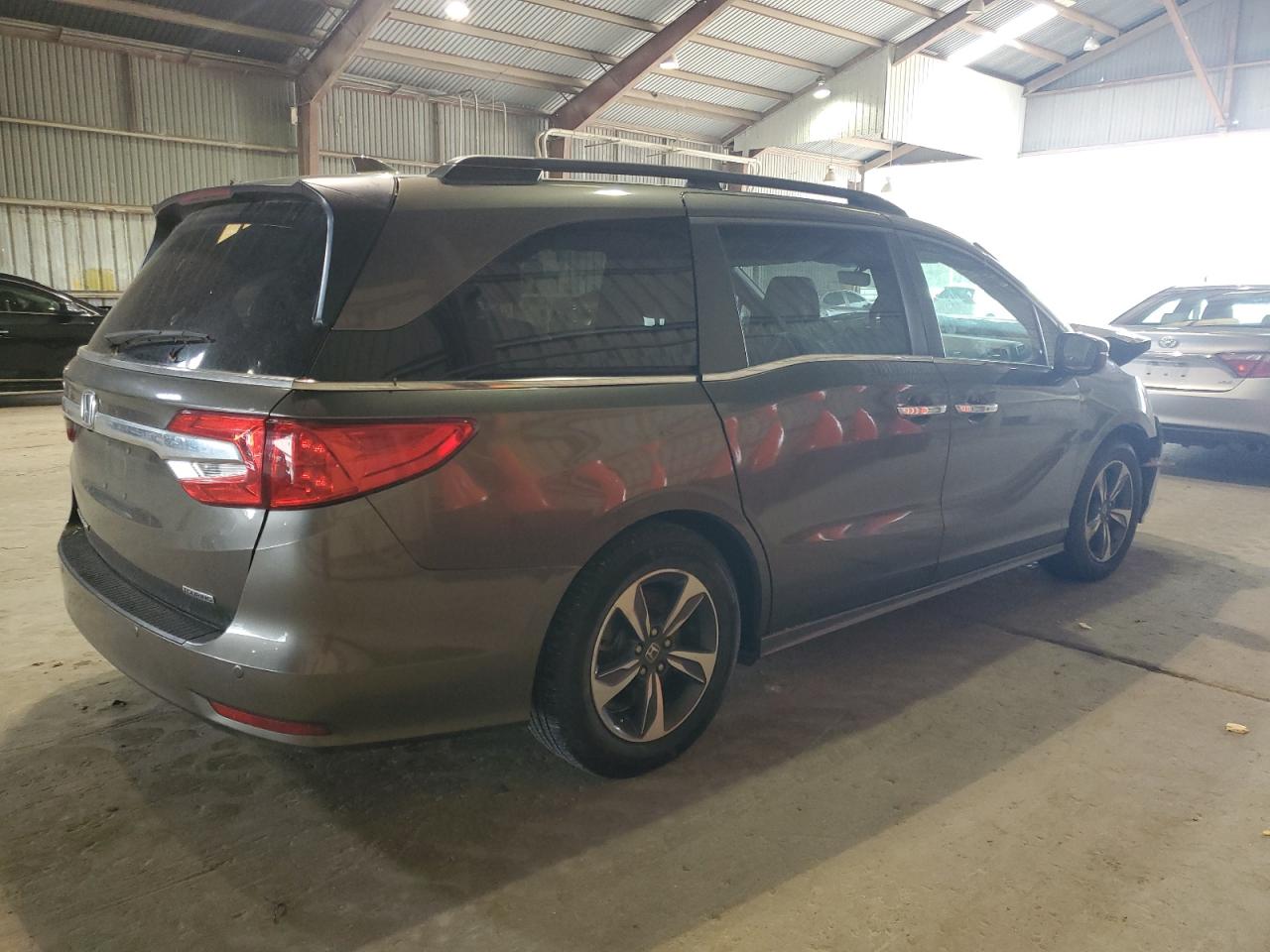 VIN 5FNRL6H8XKB080911 2019 HONDA ODYSSEY no.3