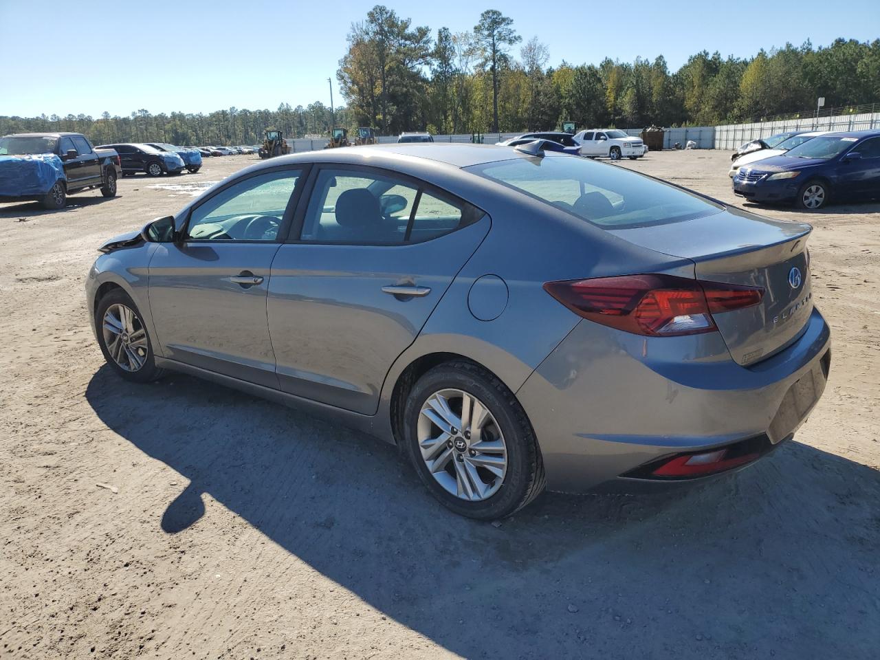 2019 Hyundai Elantra - Image 2