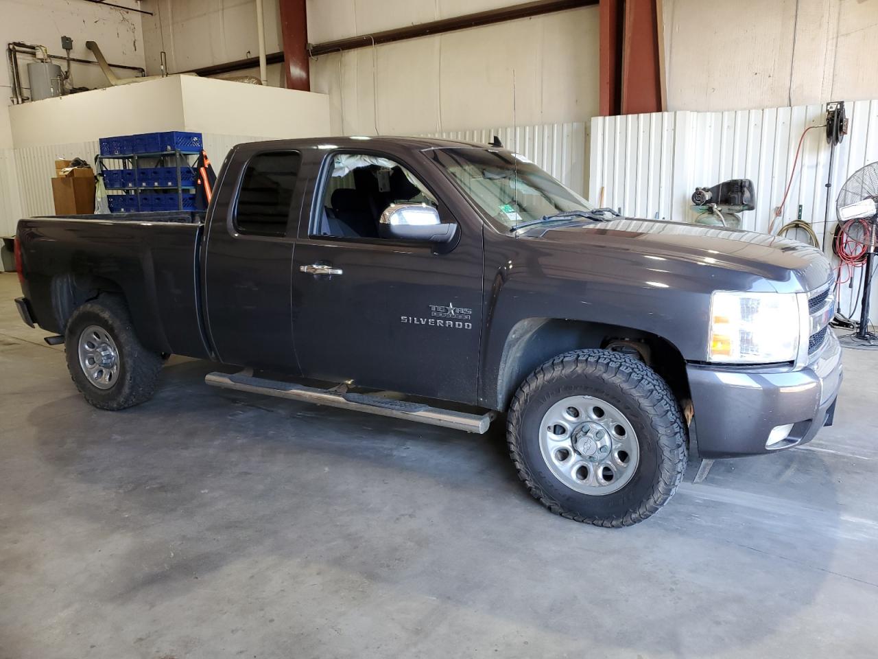 2011 Chevrolet Silverado - Image 4