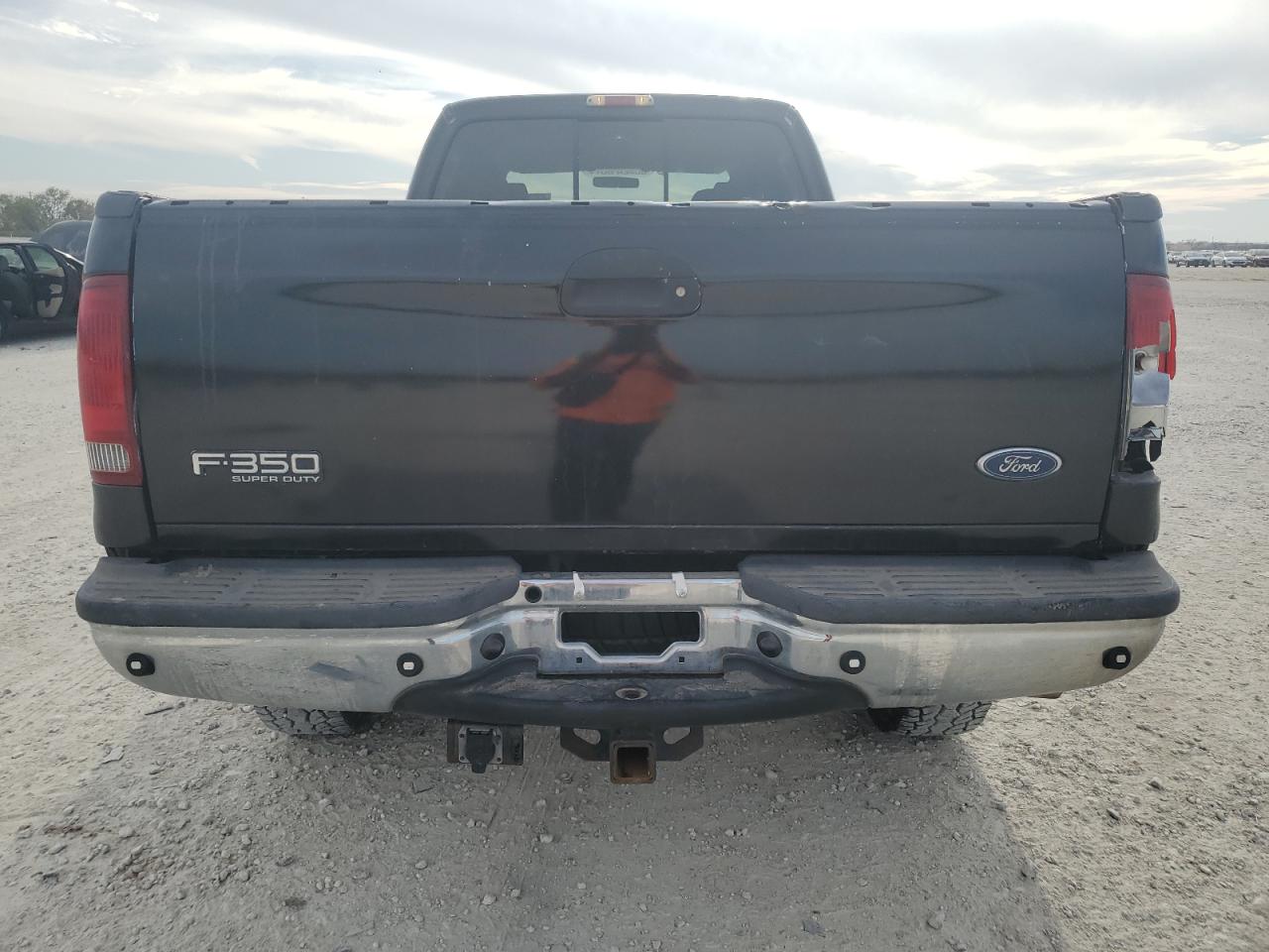 2004 Ford F350 - Image 6
