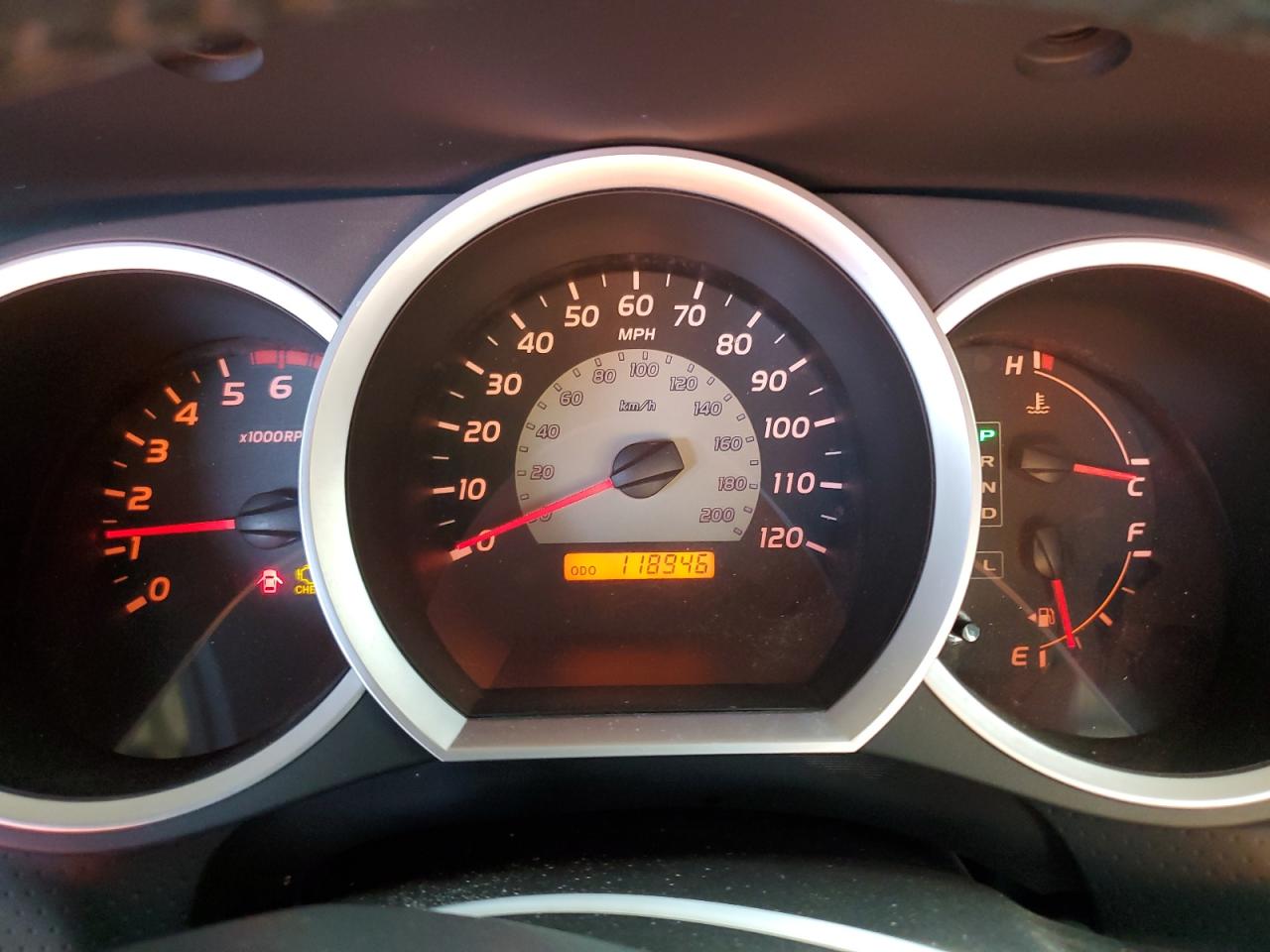 2005 Toyota Tacoma - Image 9