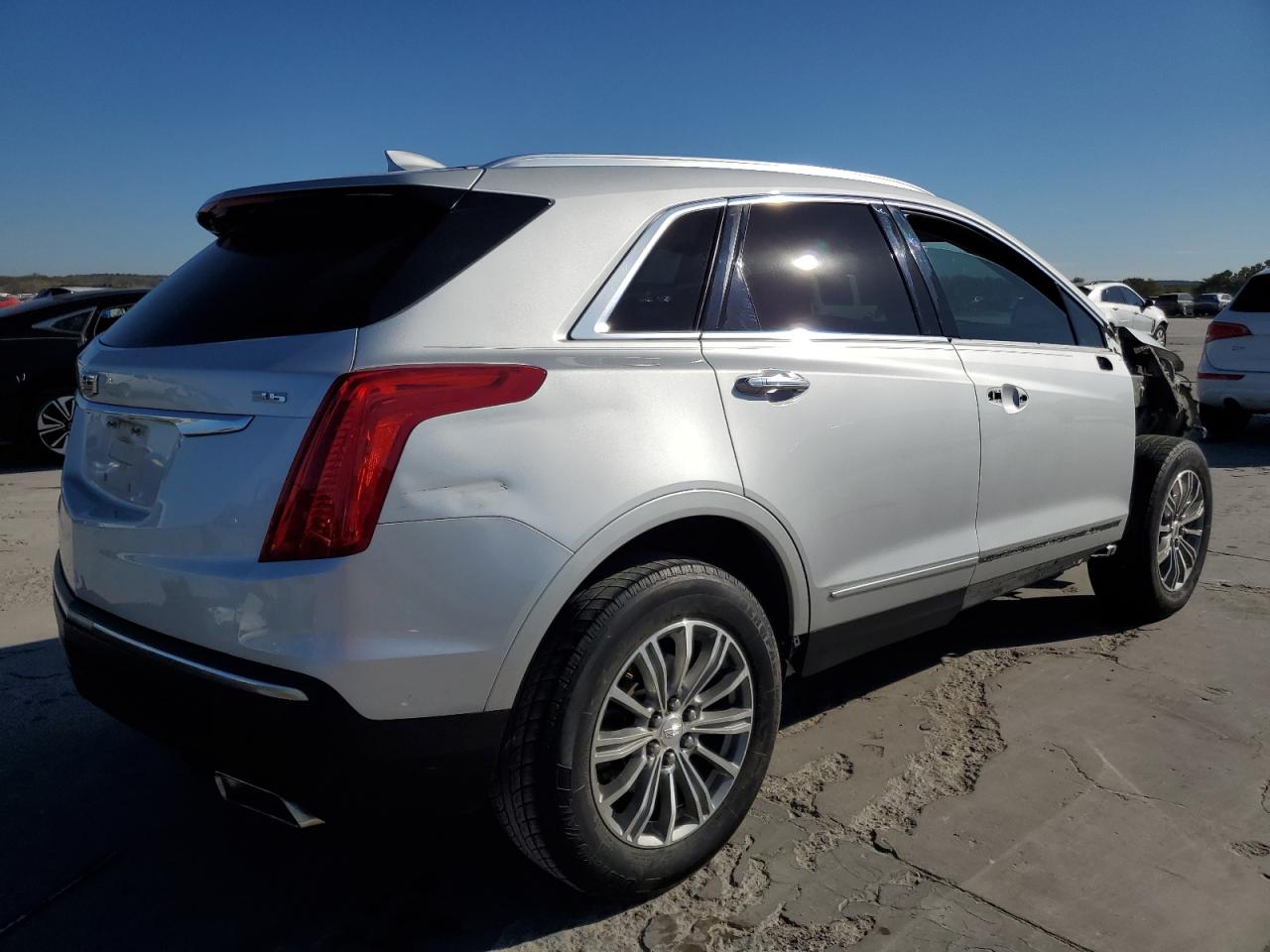 2017 Cadillac XT5 - Image 3