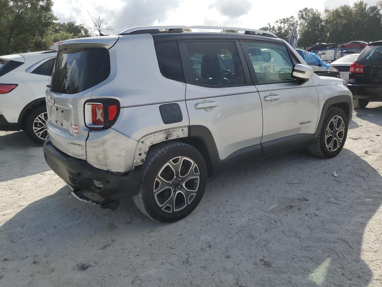 VIN ZACCJADT7FPB20997 2015 JEEP RENEGADE no.3