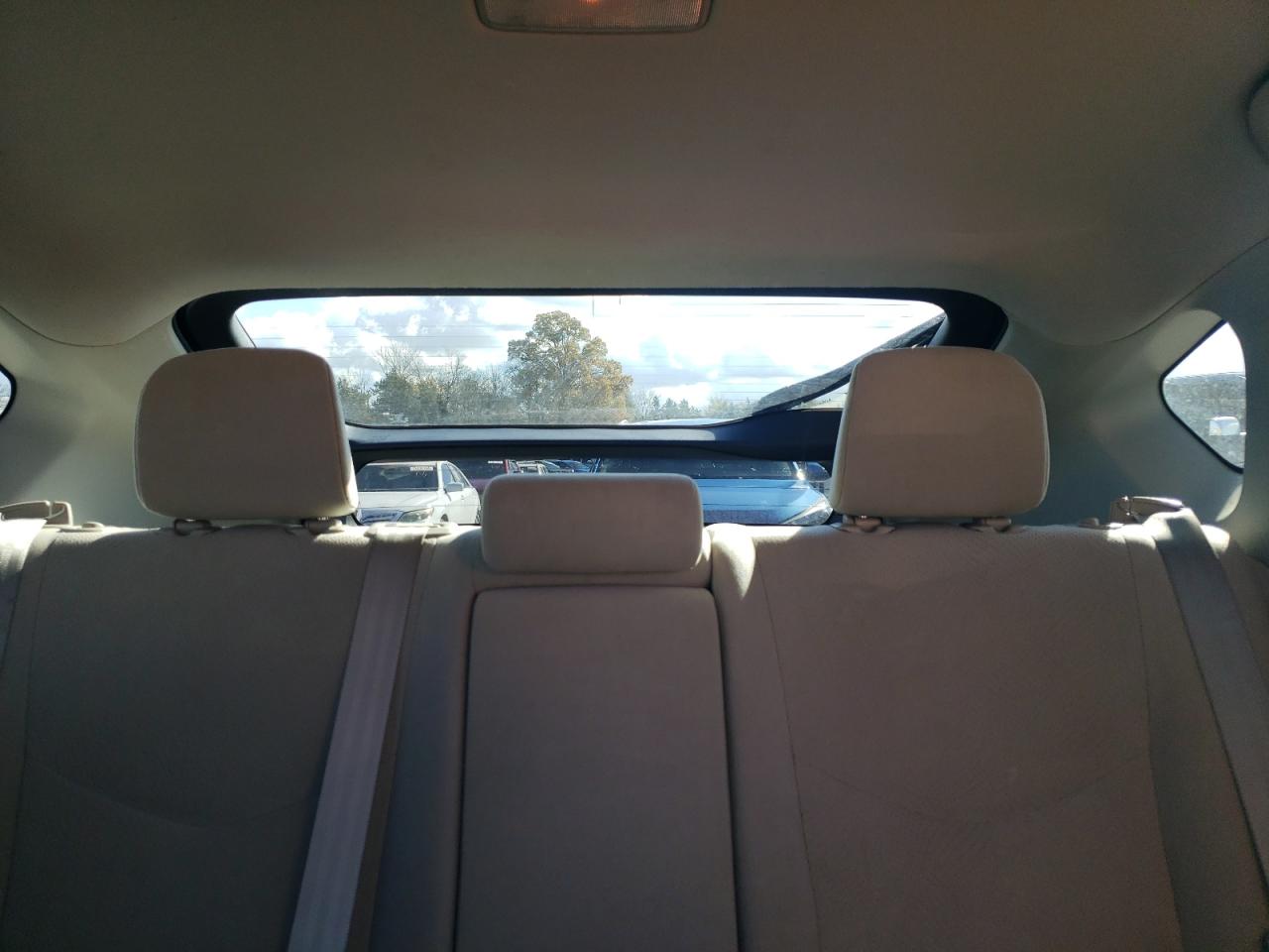 2011 Toyota Prius - Image 10