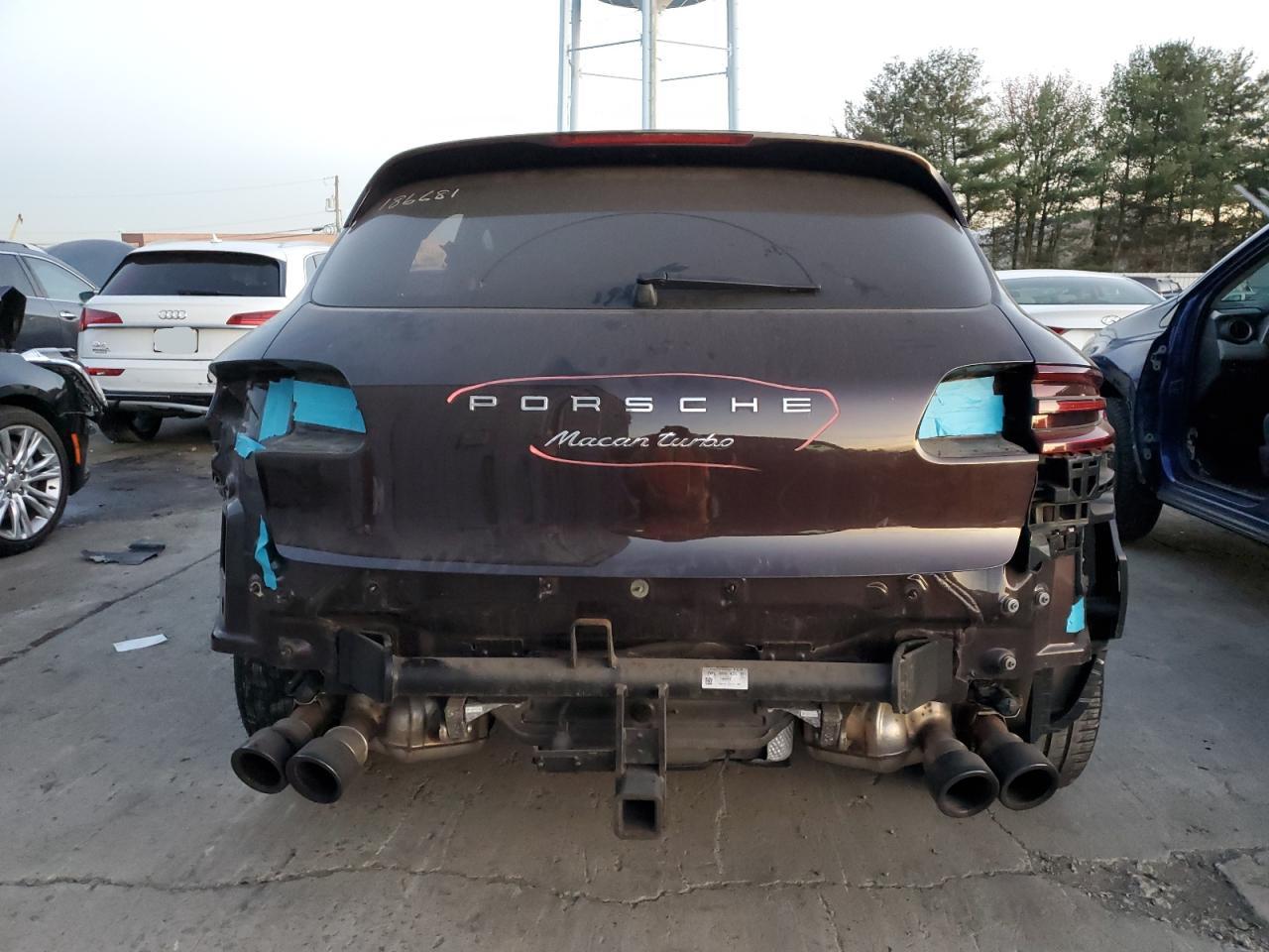 2016 Porsche Macan - Image 6