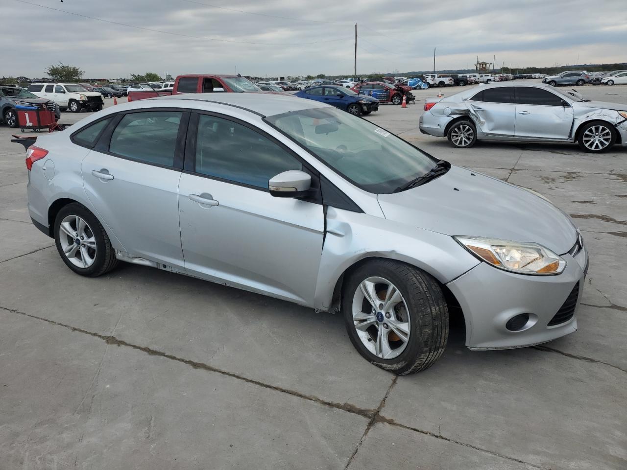 VIN 1FADP3F21EL435287 2014 FORD FOCUS no.4