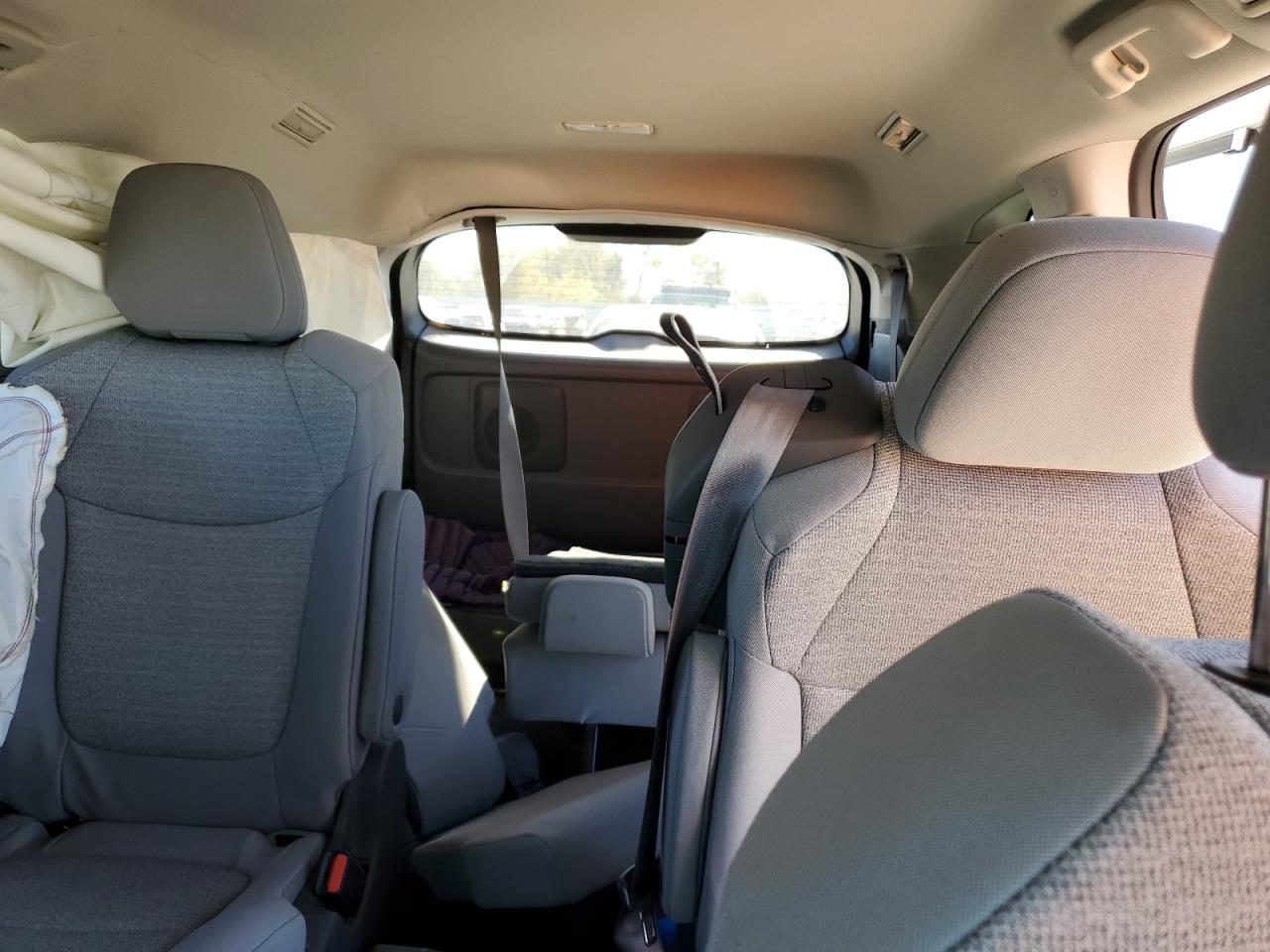2021 Toyota Sienna - Image 10