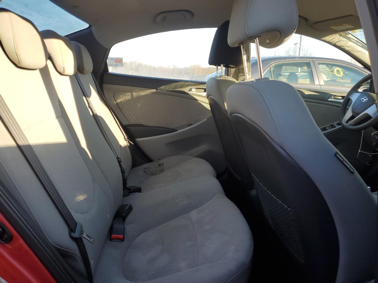2013 Hyundai Accent - Image 10